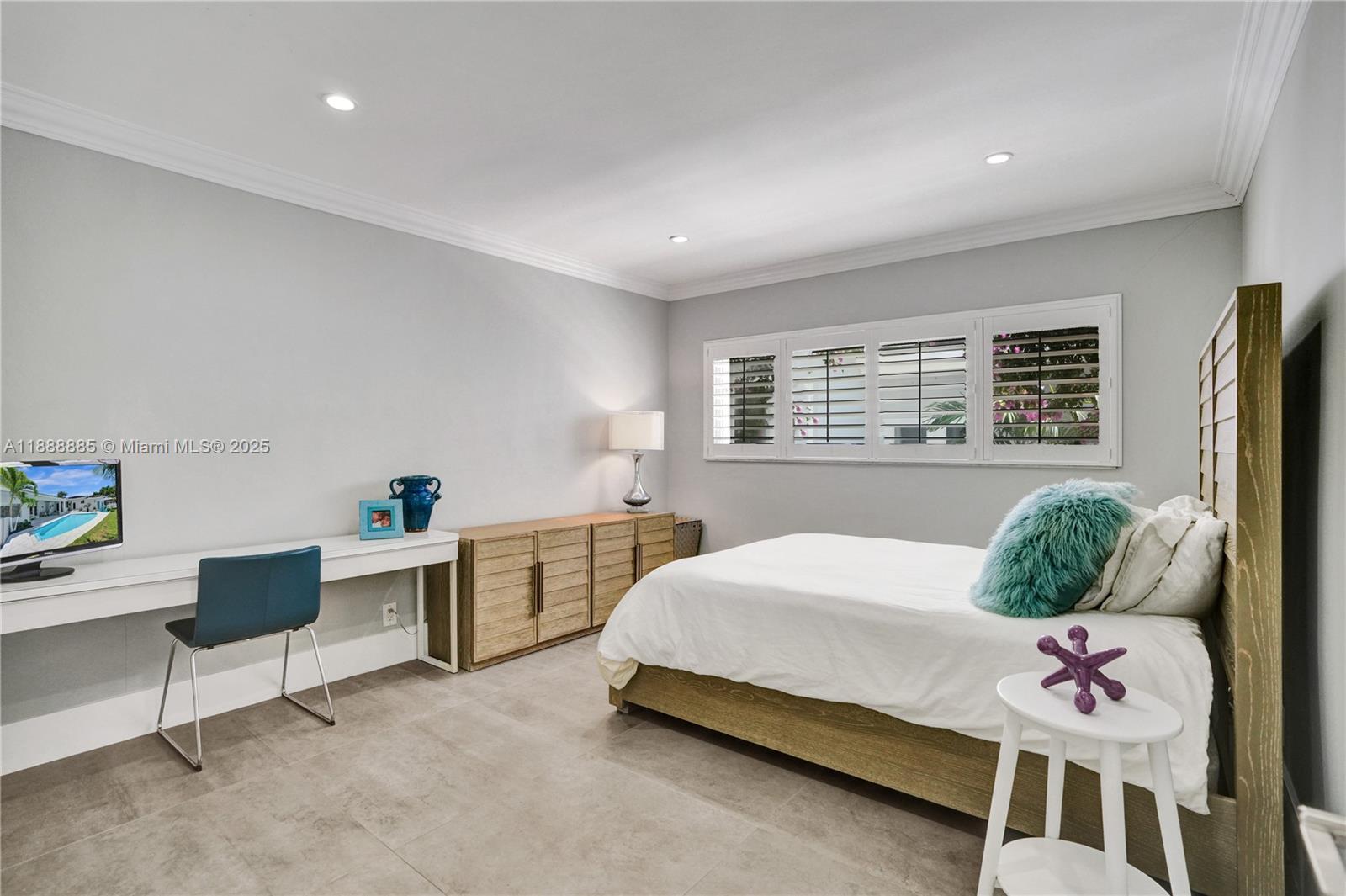 4705 Granada Blvd Coral Gables, FL 33146 4705 Granada Blvd Coral Gables, FL 33146