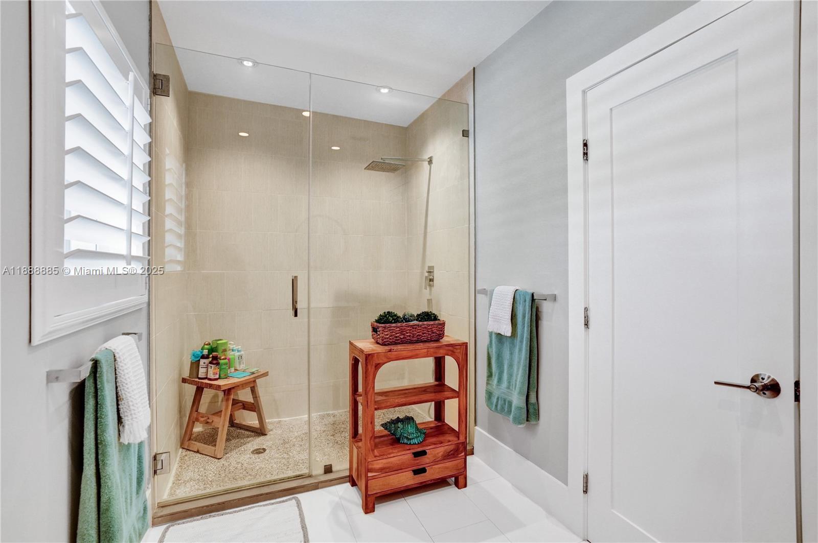 4705 Granada Blvd Coral Gables, FL 33146 4705 Granada Blvd Coral Gables, FL 33146