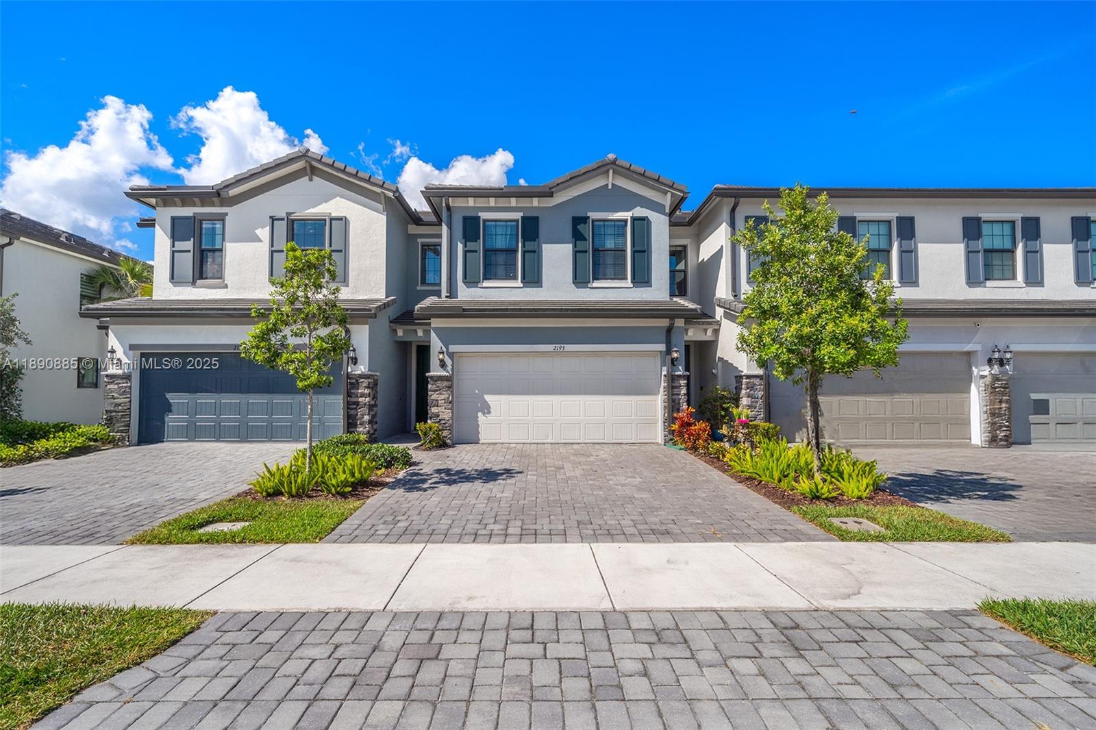 2193 S Appleton Cir