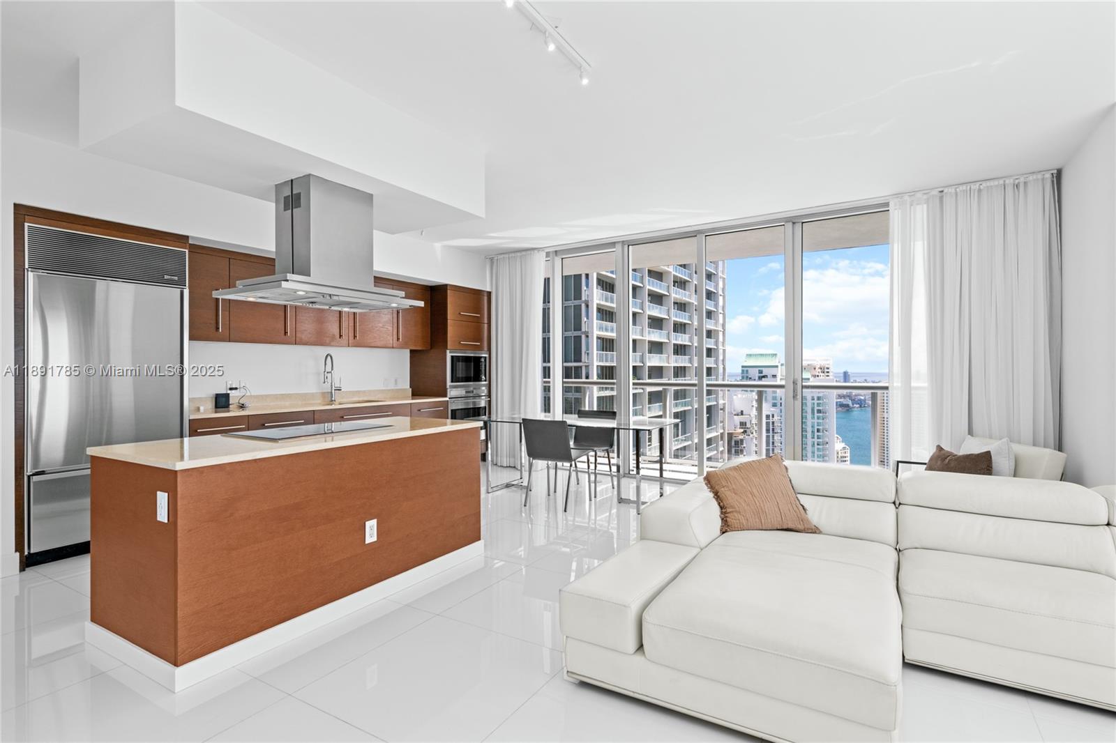 image Icon Brickell Condo9