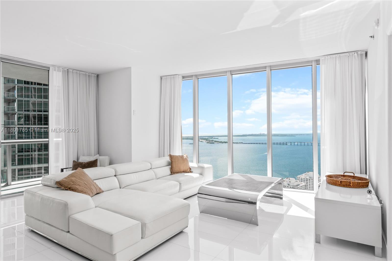 image Icon Brickell Condo2