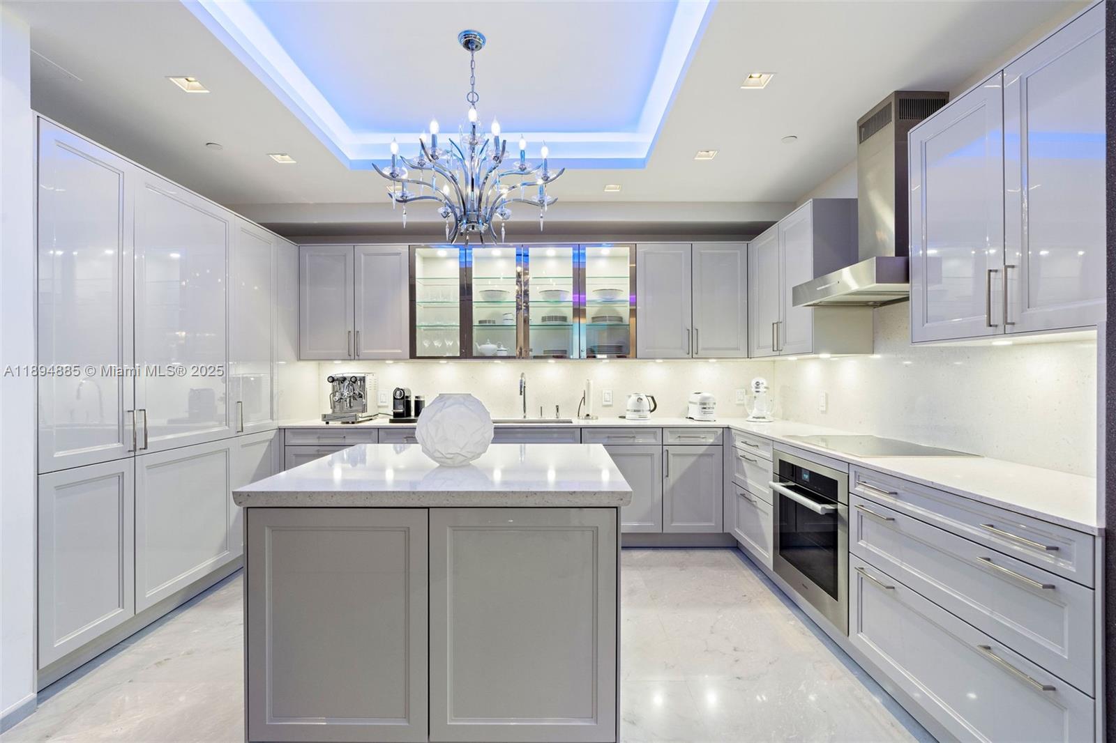 100 S Pointe Dr #2506 Miami Beach, FL 33139 100 S Pointe Dr #2506 Miami Beach, FL 33139