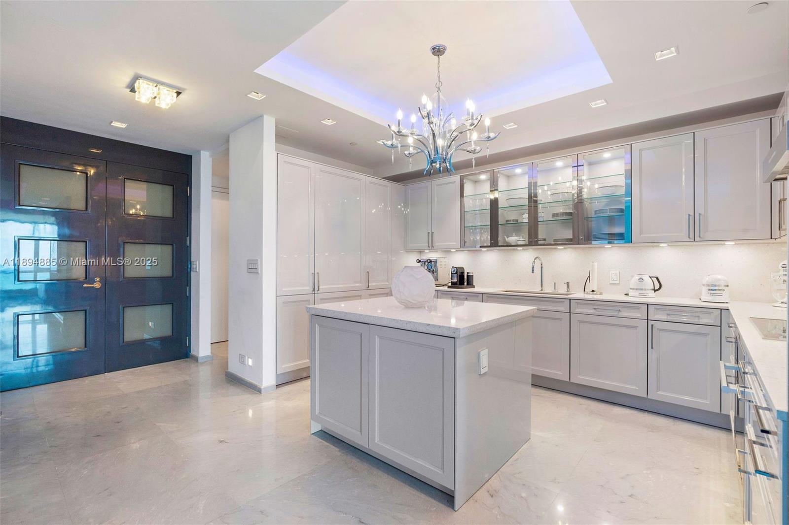 100 S Pointe Dr #2506 Miami Beach, FL 33139 100 S Pointe Dr #2506 Miami Beach, FL 33139