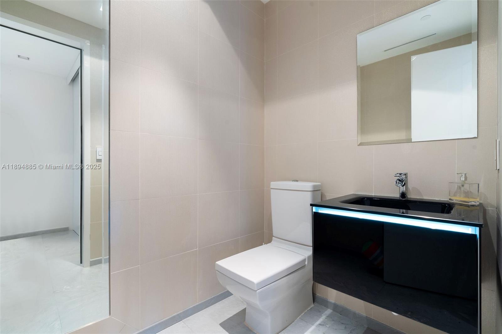 100 S Pointe Dr #2506 Miami Beach, FL 33139 100 S Pointe Dr #2506 Miami Beach, FL 33139