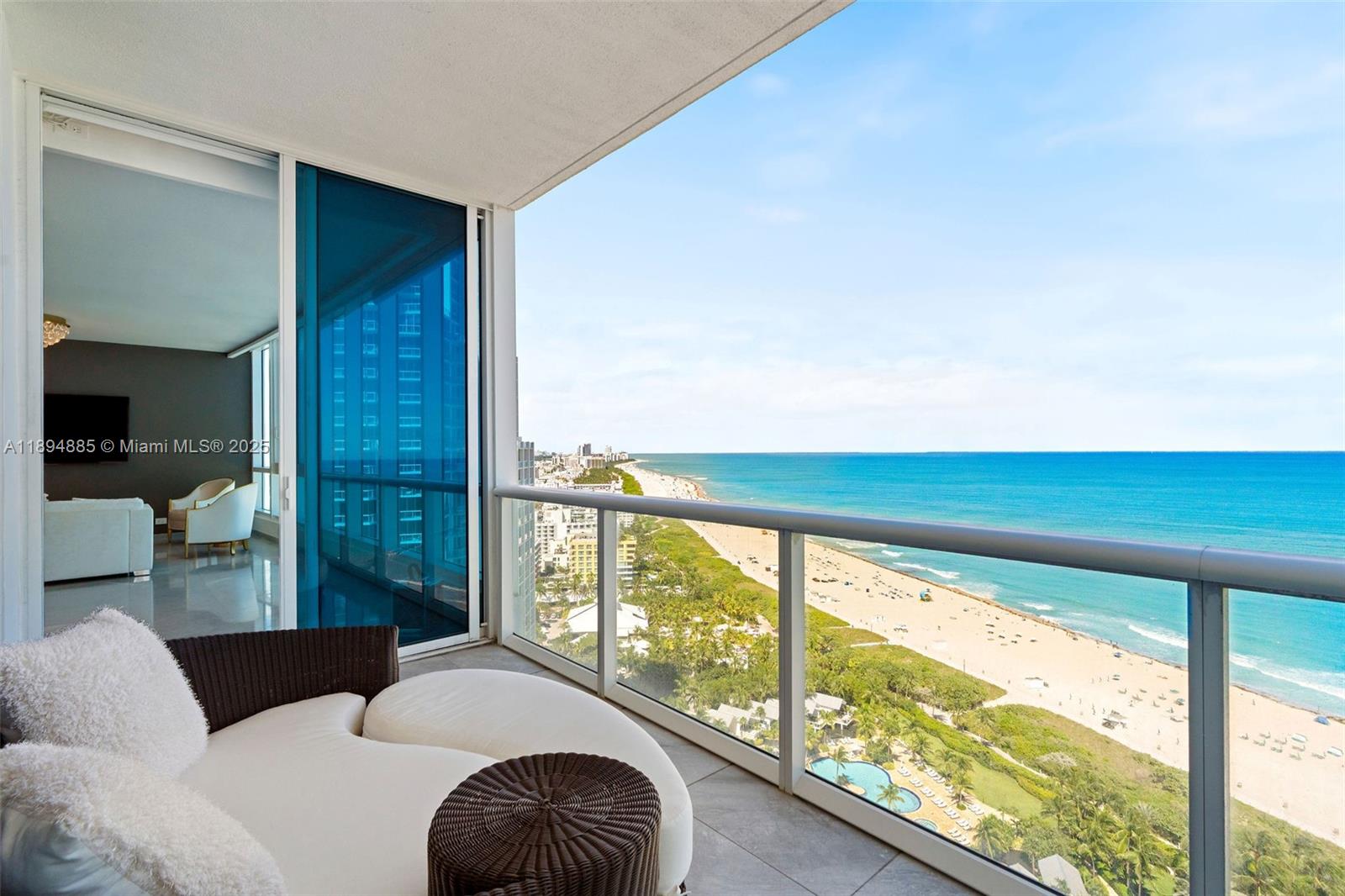 100 S Pointe Dr #2506 Miami Beach, FL 33139 100 S Pointe Dr #2506 Miami Beach, FL 33139