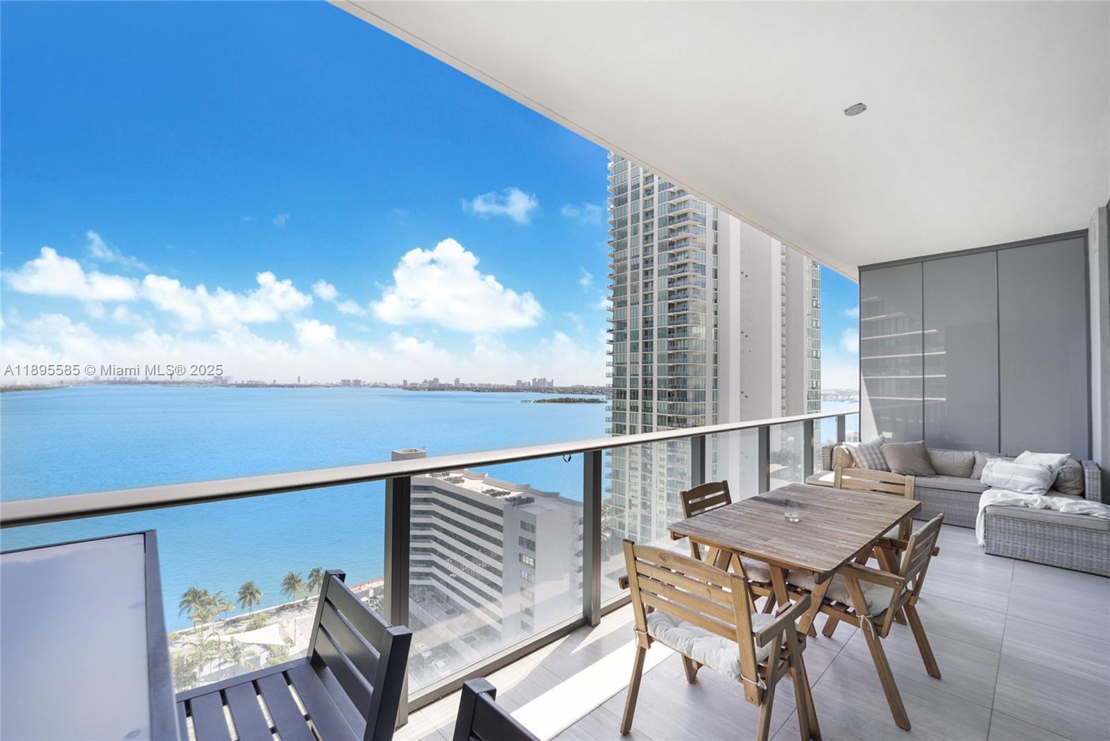 image Gran Paraiso Condo10