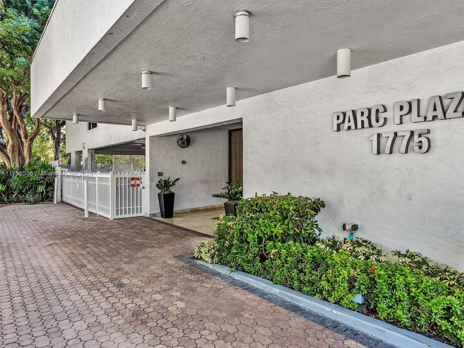 1775 Washington Ave #8B Miami Beach, FL 33139