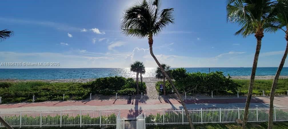 5401 Collins Ave #214
