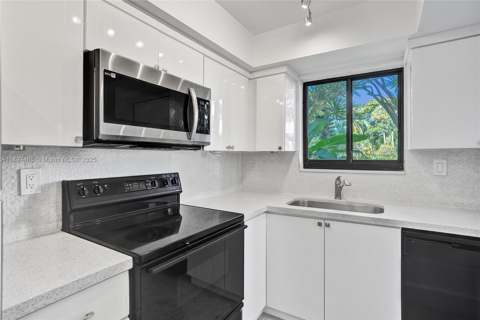 20332 NE 34th Ct #26 Aventura, FL 33180