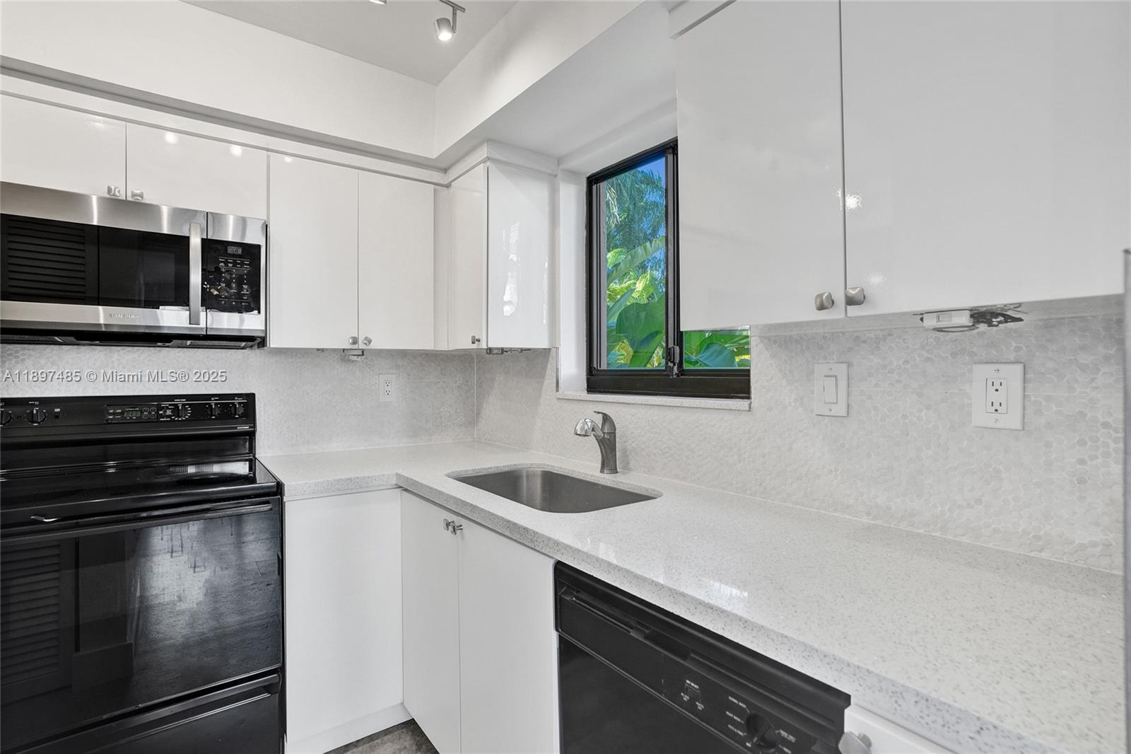 20332 NE 34th Ct #26 Aventura, FL 33180