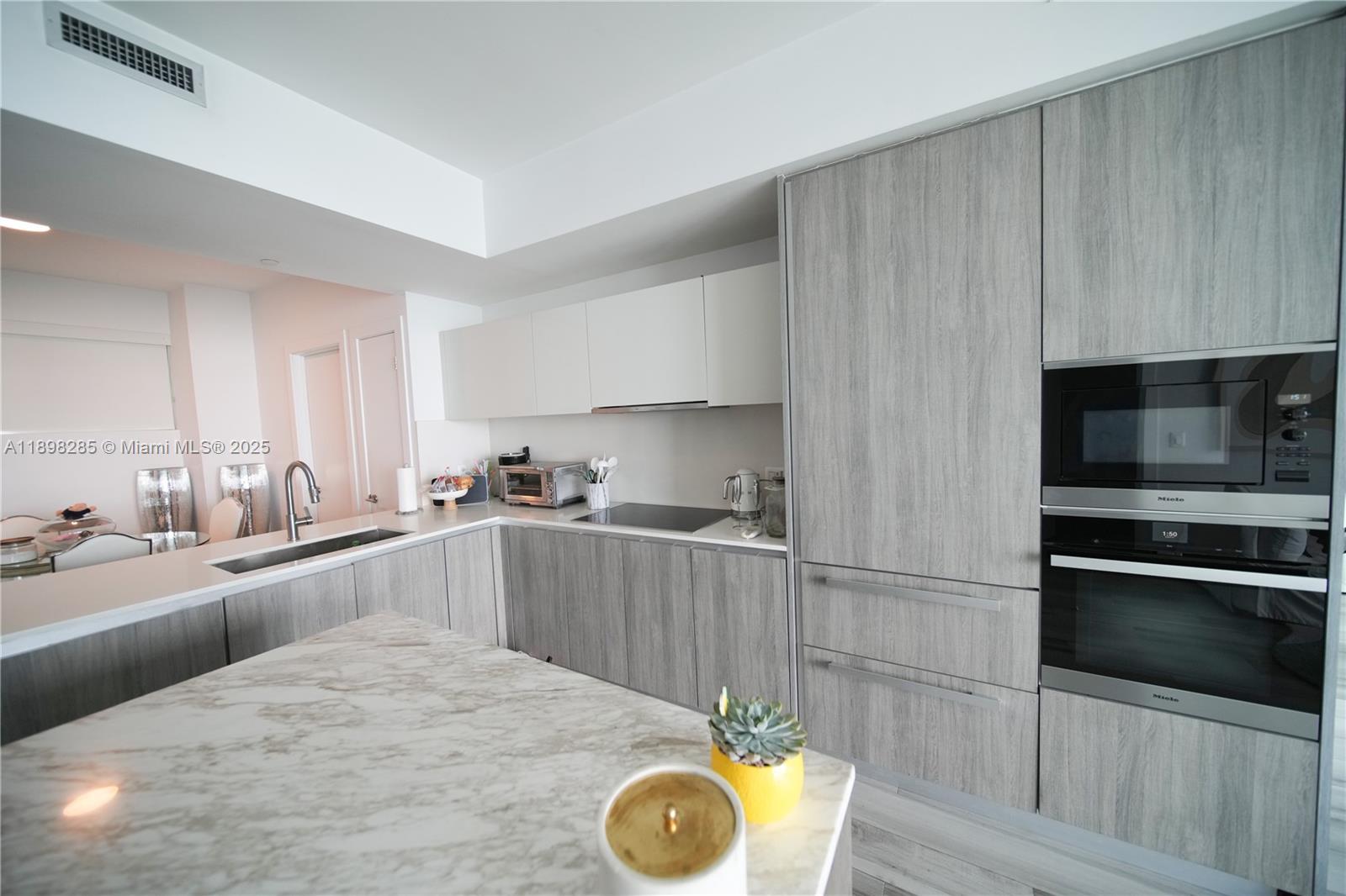 image Biscayne Beach Condo22