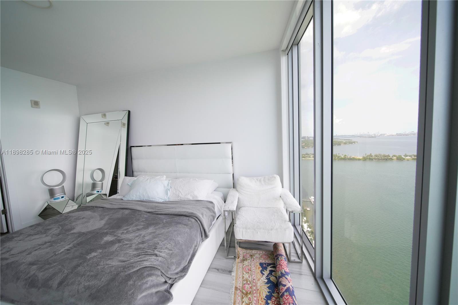 image Biscayne Beach Condo2