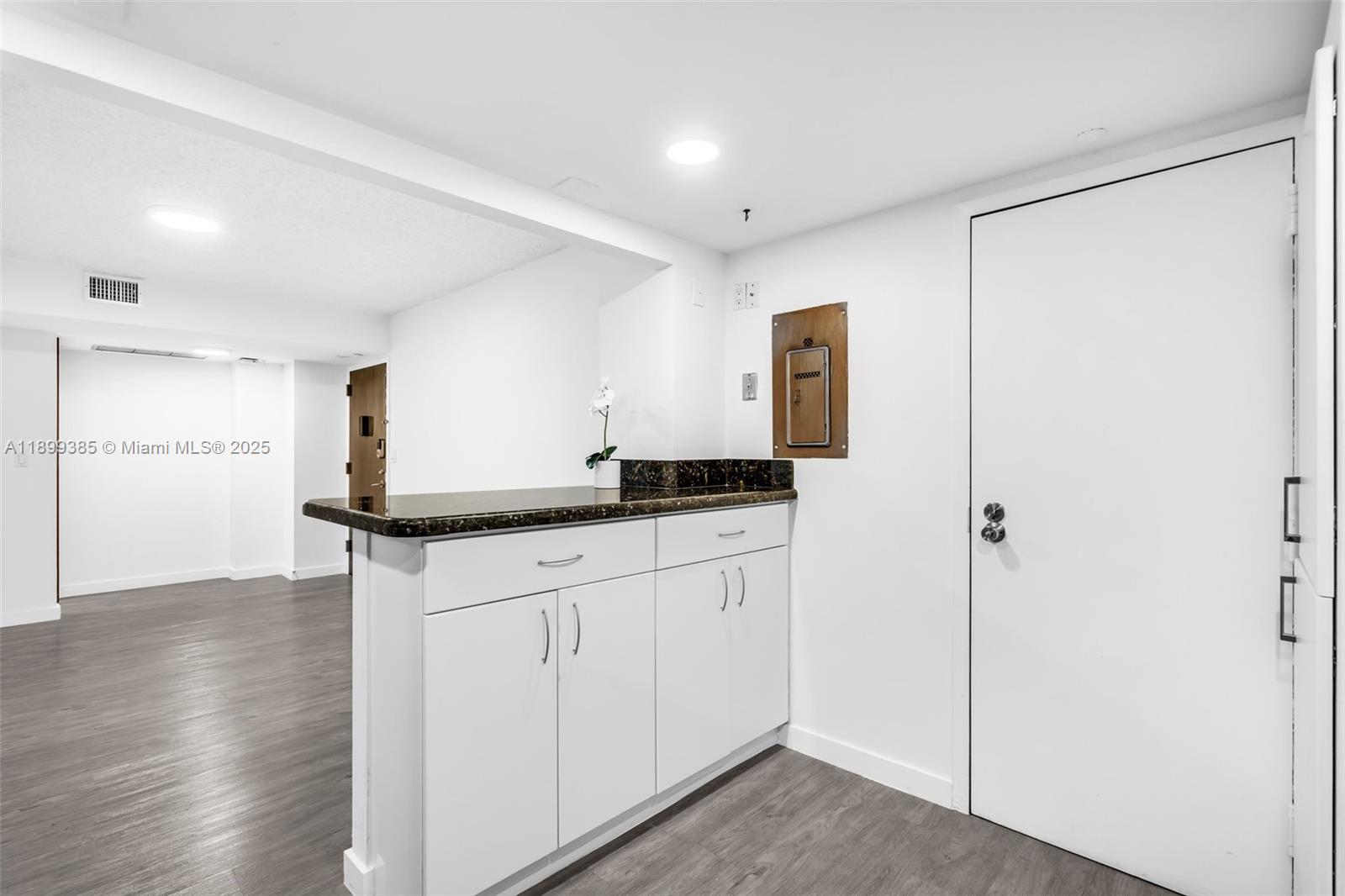 image Brickell Bay Club Condo14