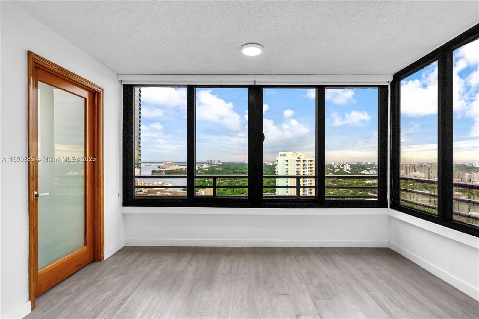 image Brickell Bay Club Condo1