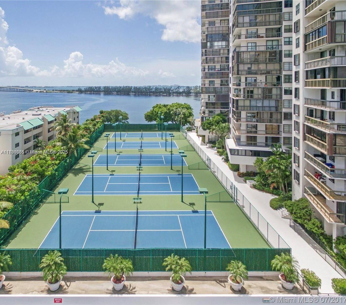 image Brickell Bay Club Condo34