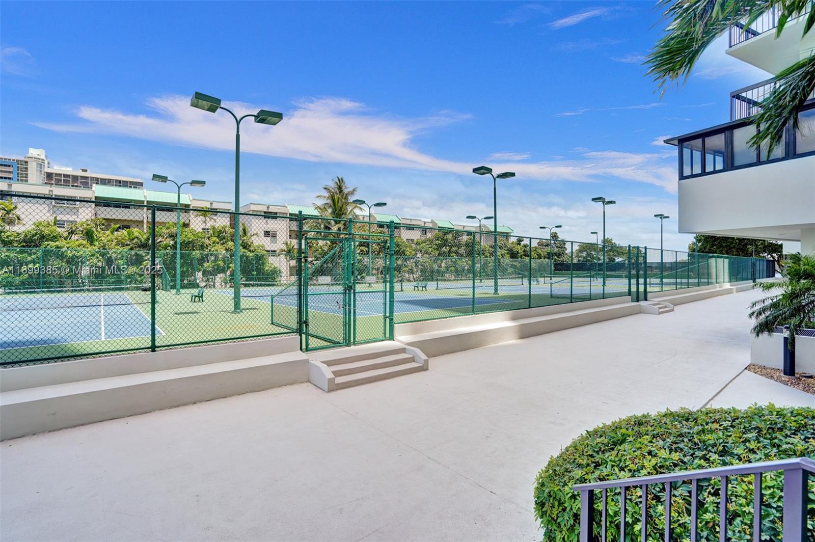 image Brickell Bay Club Condo35