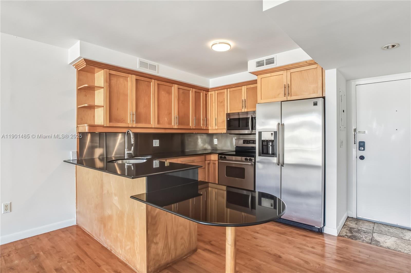 345 Ocean Dr #1020 Miami Beach, FL 33139