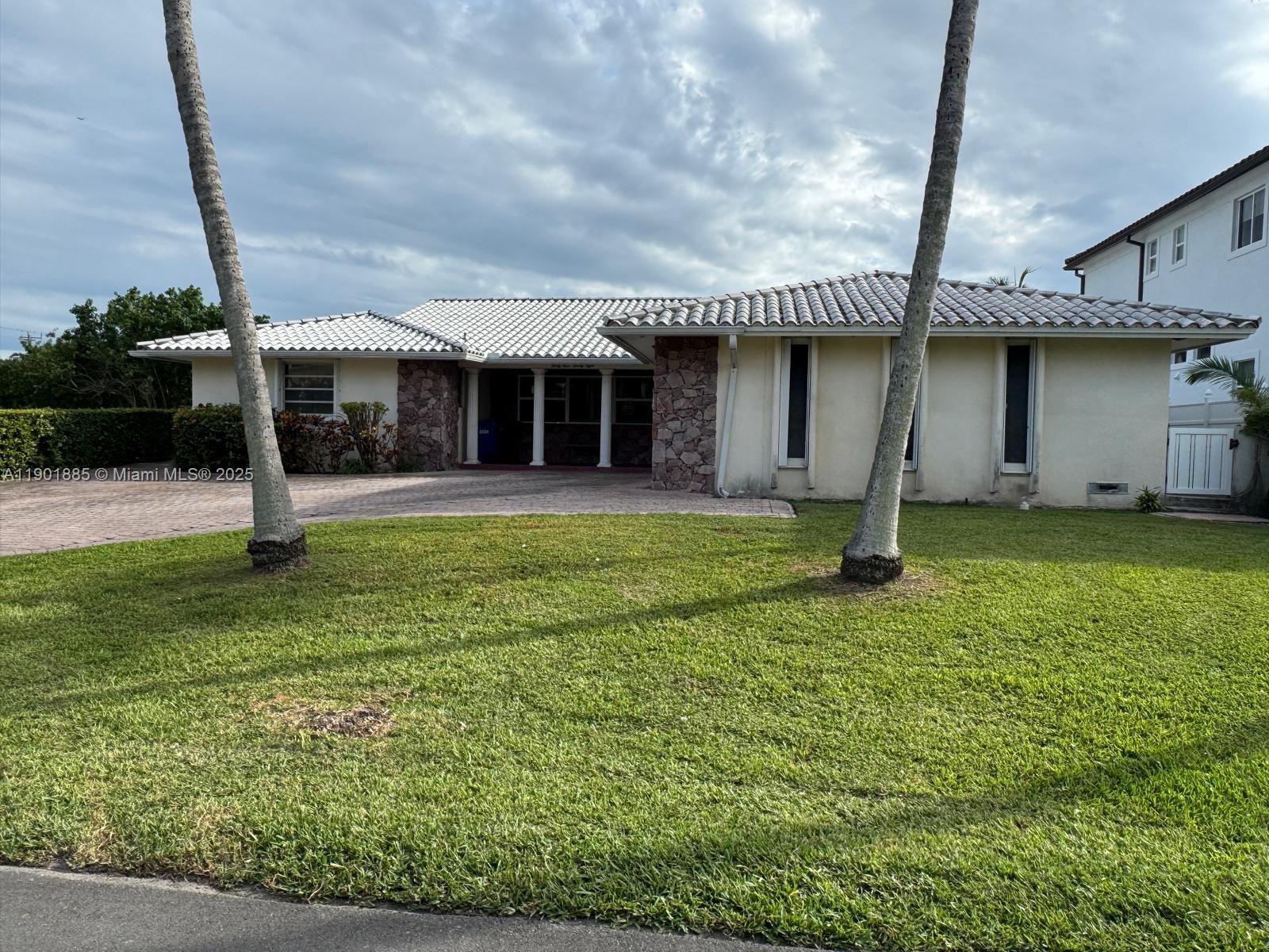 3428 NE 169th St North Miami Beach, FL 33160