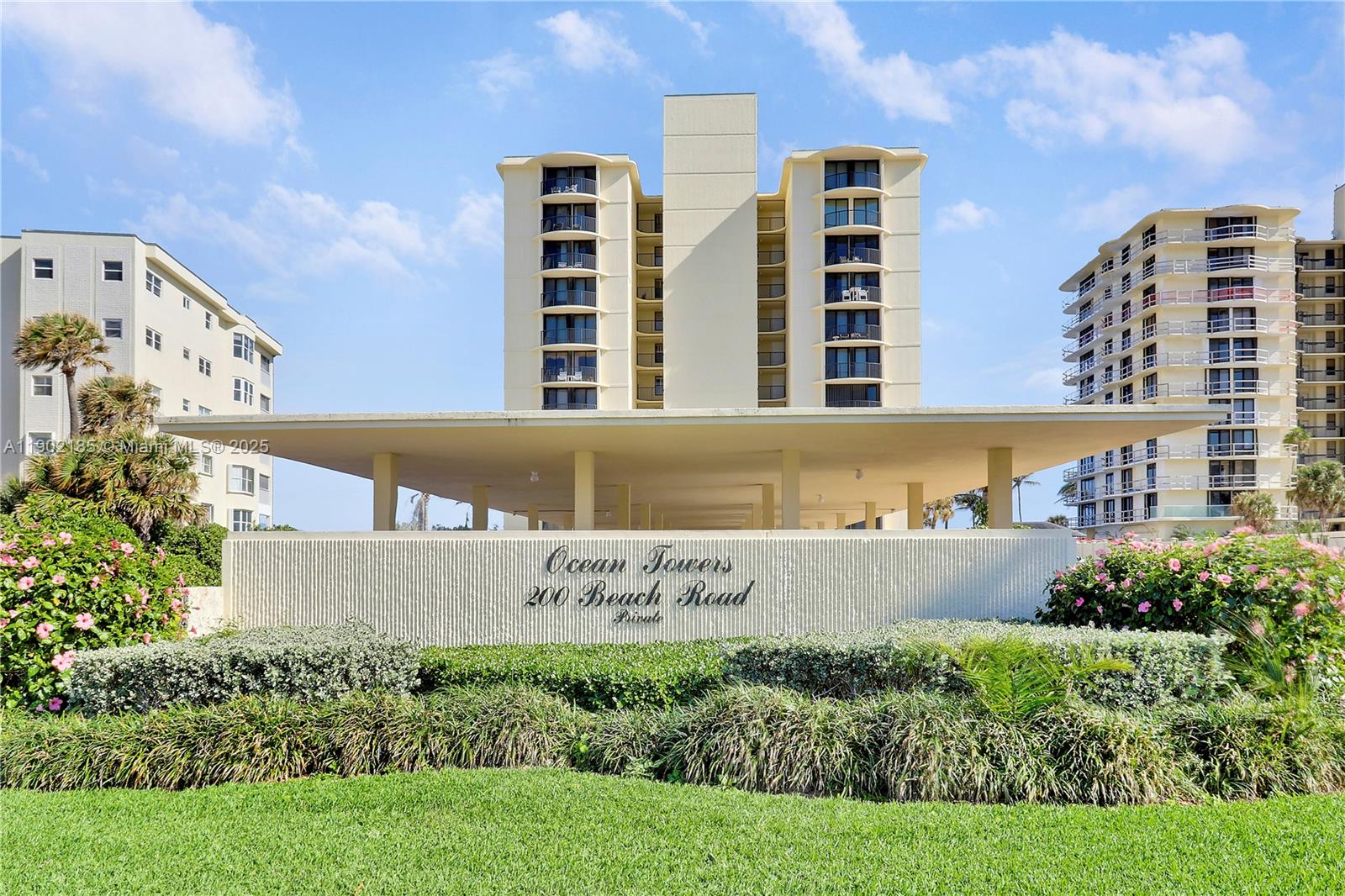 200 Beach Rd #703 Tequesta, FL 33469