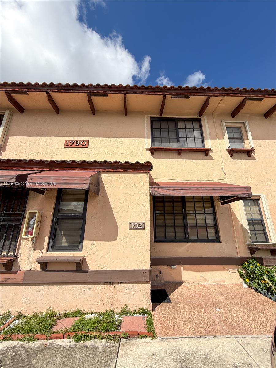 1790 SW 122nd Pl #102-X