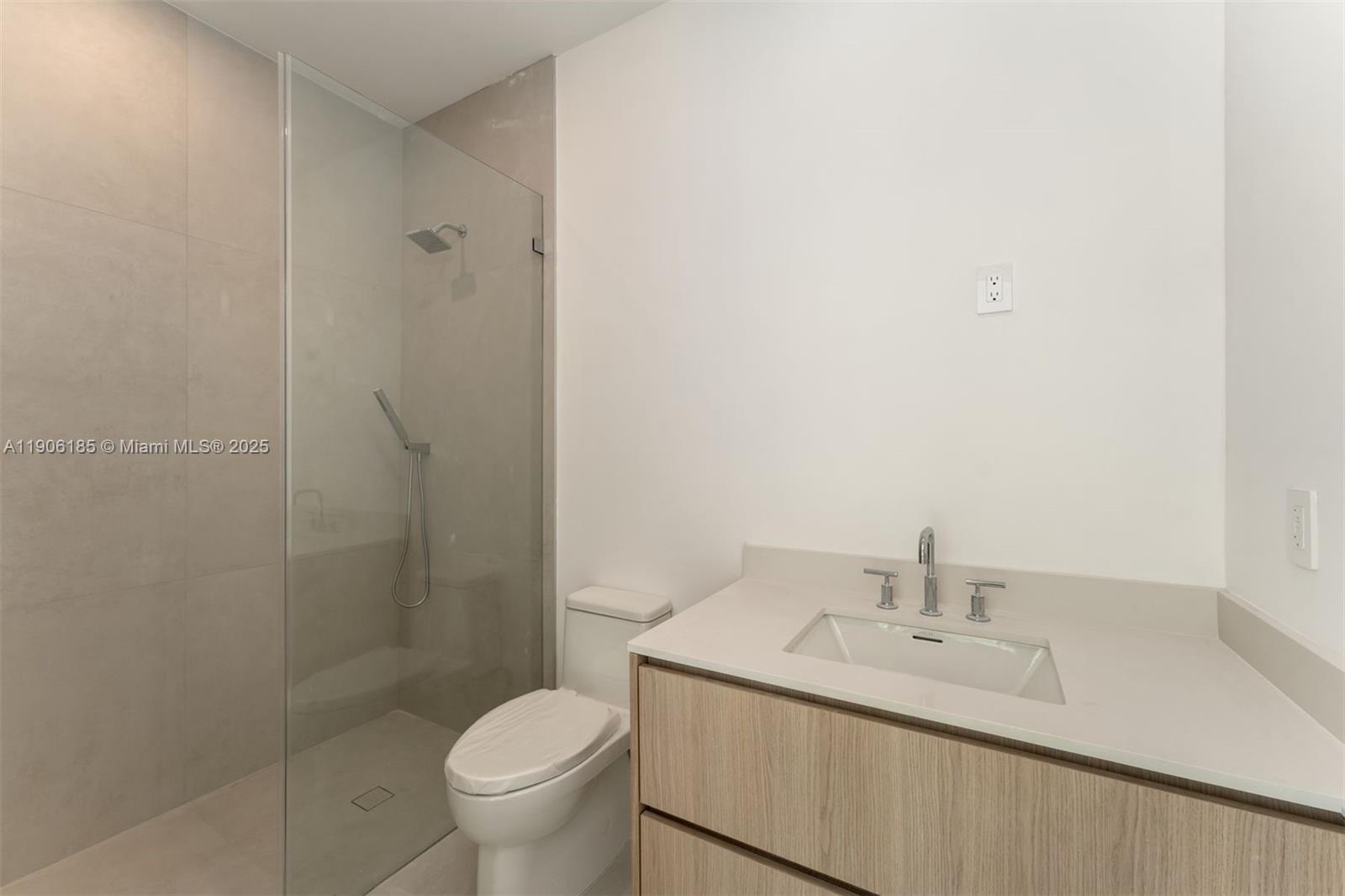 3944 NE 194th Trl Sunny Isles Beach, FL 33160