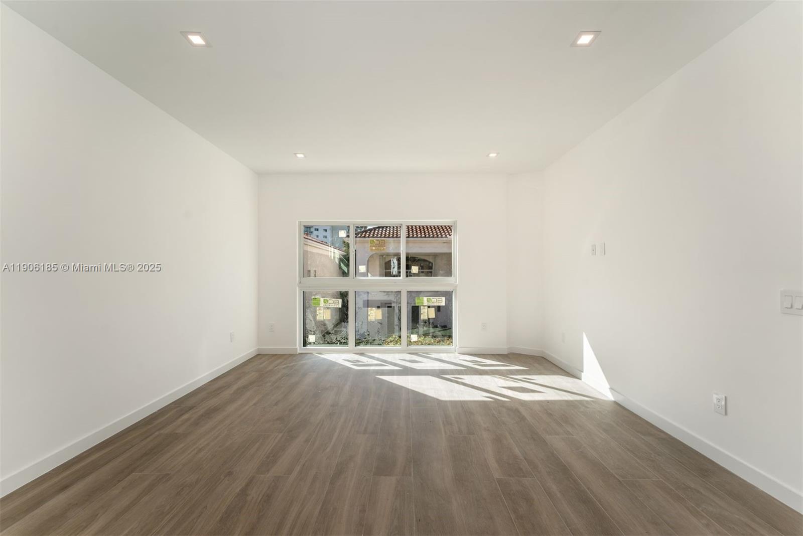 3944 NE 194th Trl Sunny Isles Beach, FL 33160