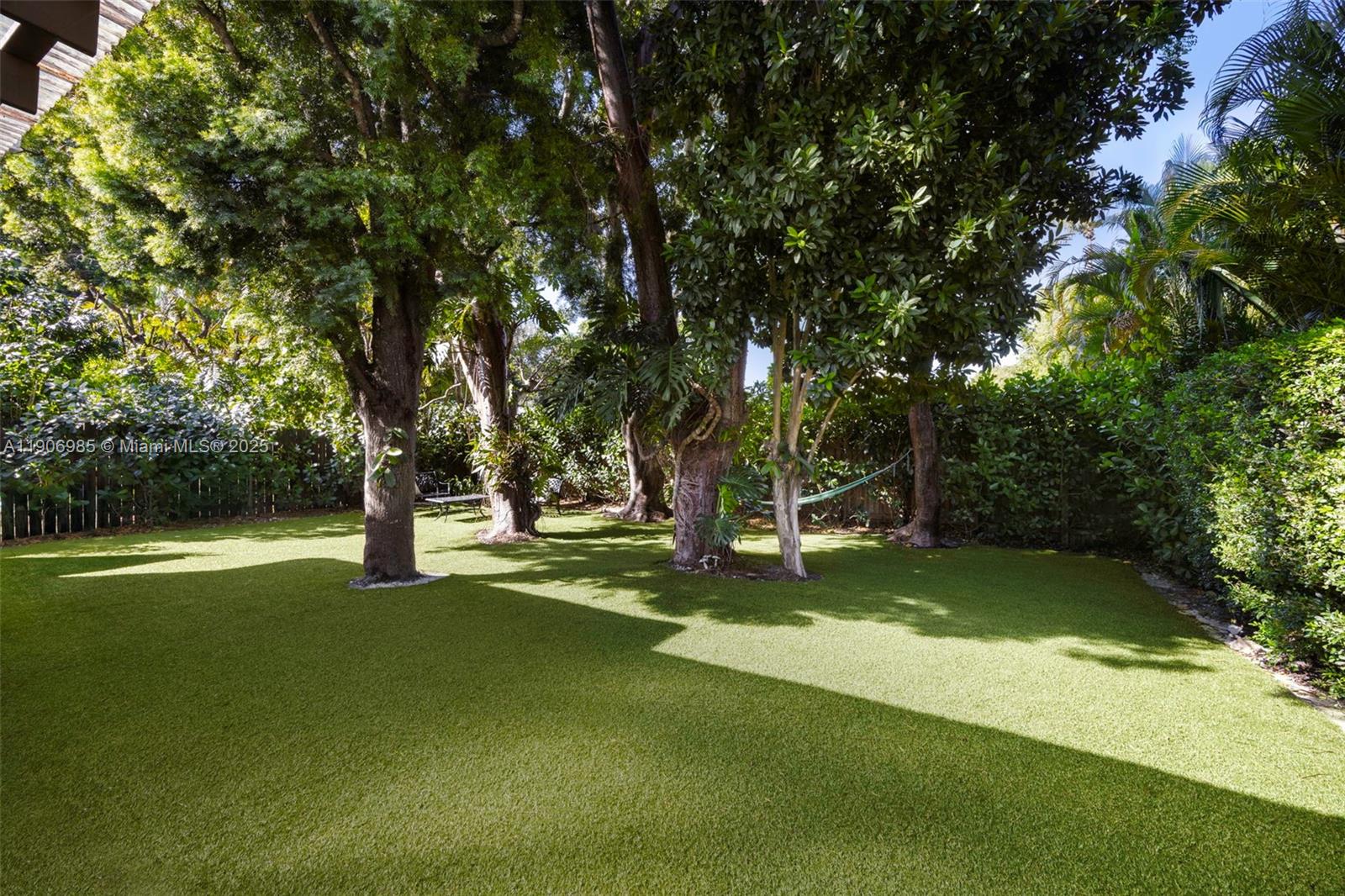 7220 SW 53rd Ct Miami, FL 33143