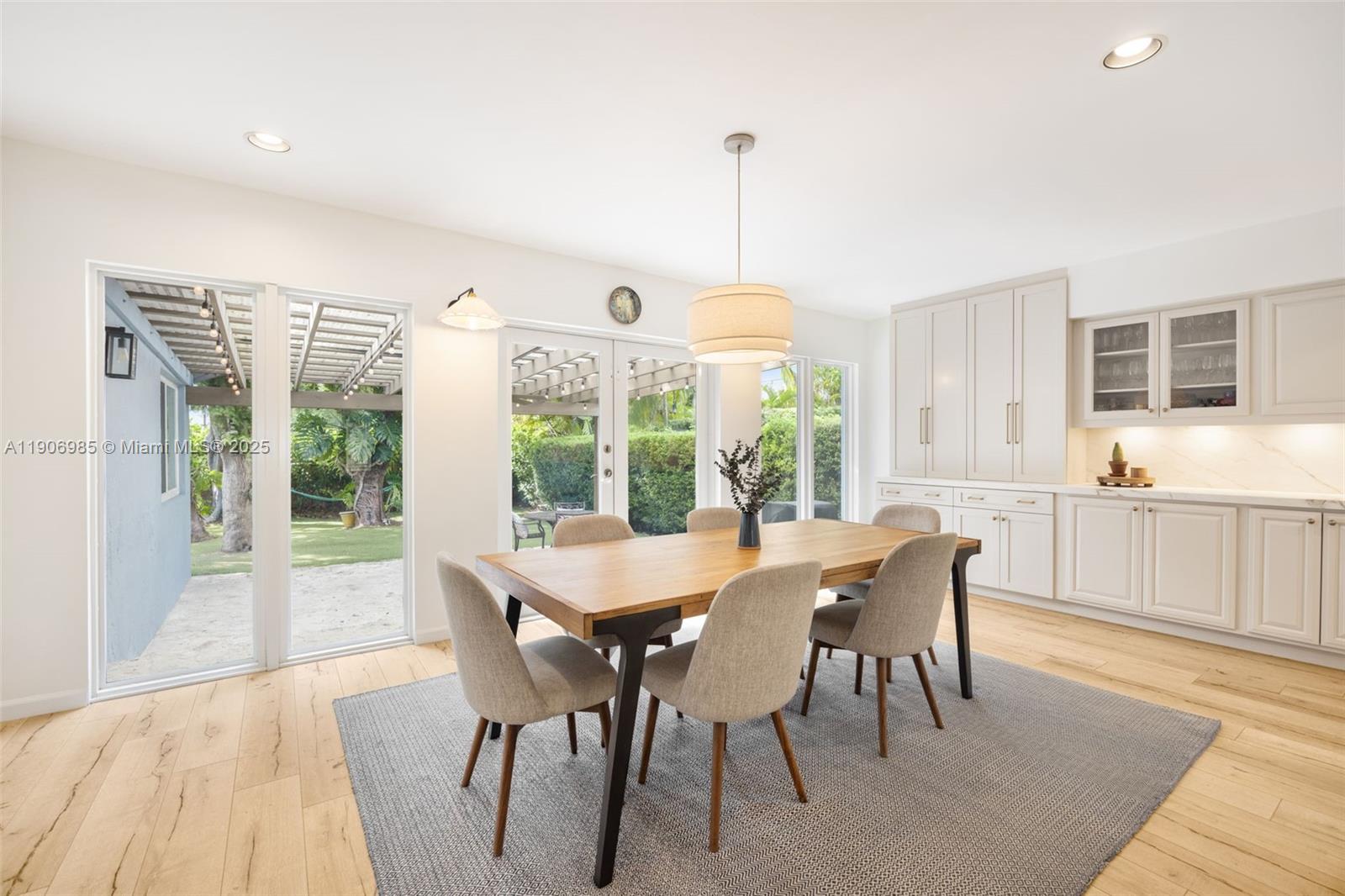 7220 SW 53rd Ct Miami, FL 33143