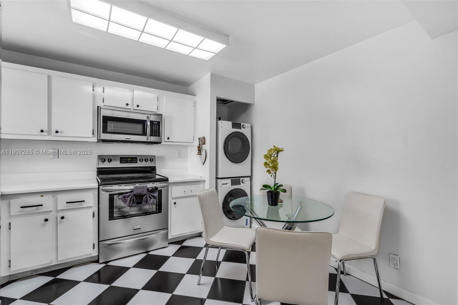 image Brickell Place Phase Ii C7