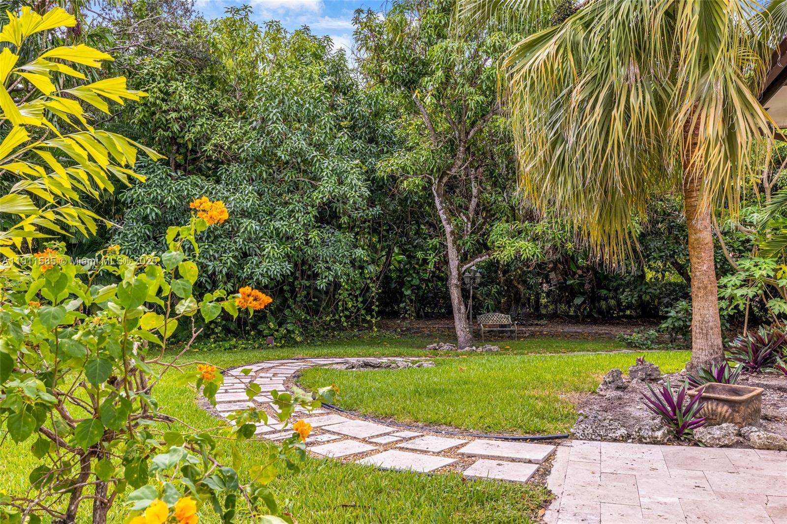 7030 SW 72nd Ct Miami, FL 33143