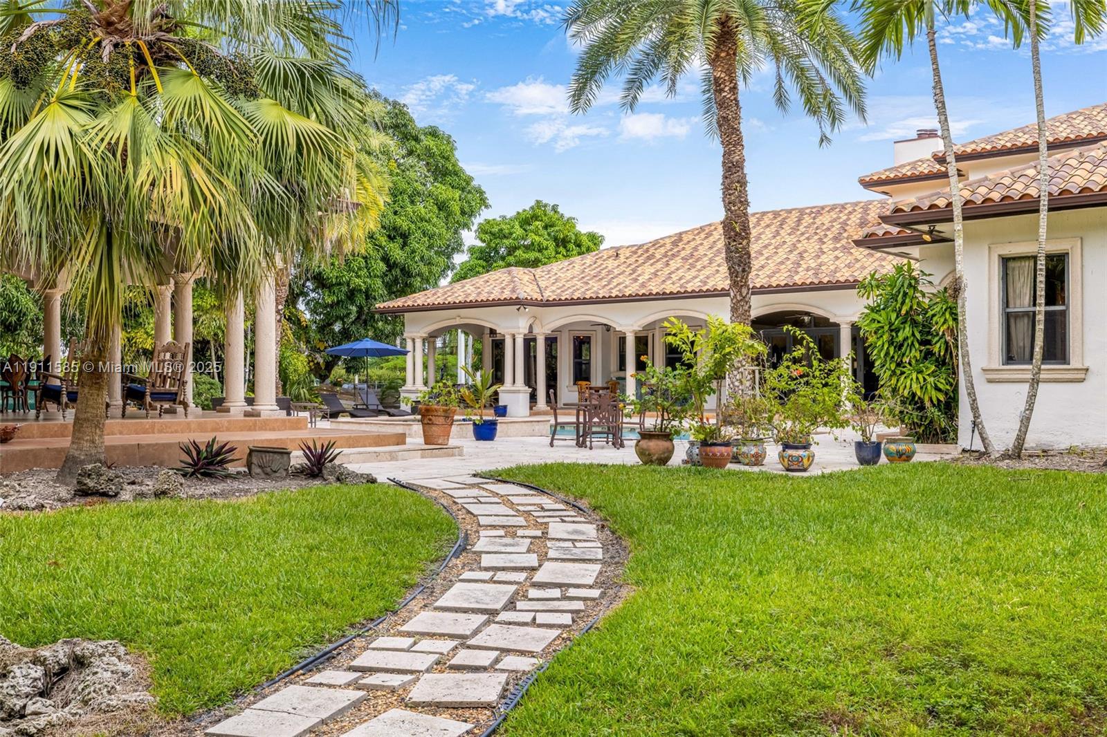 7030 SW 72nd Ct Miami, FL 33143