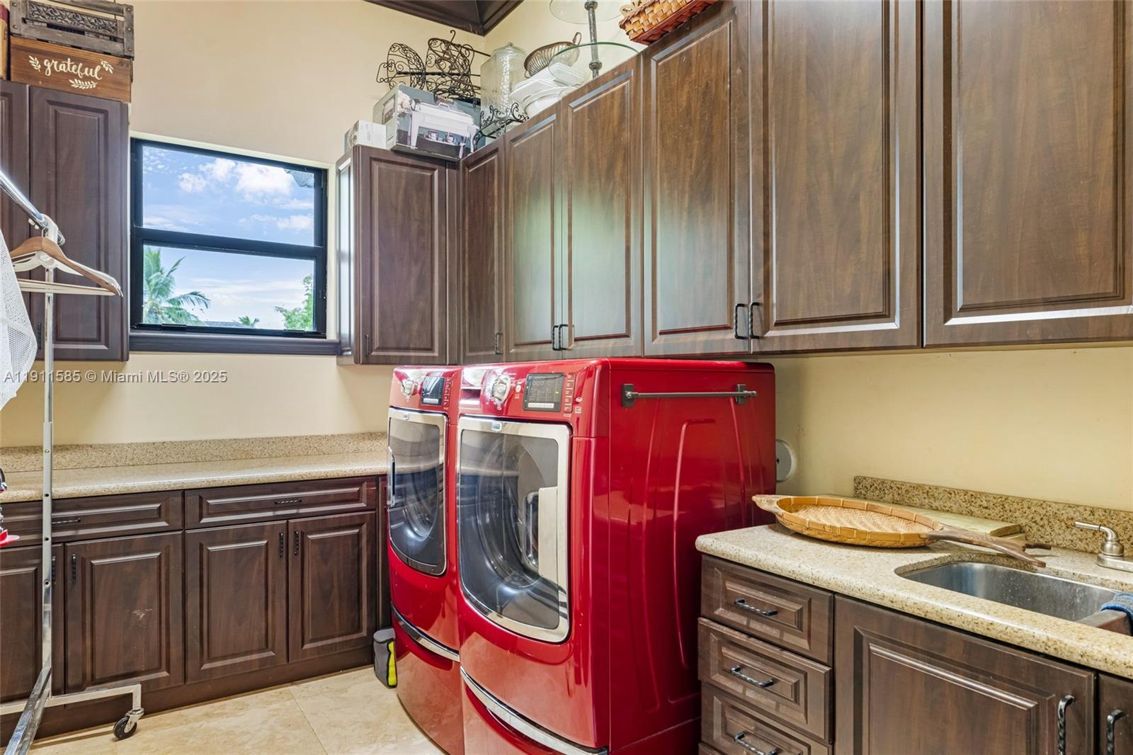 7030 SW 72nd Ct Miami, FL 33143