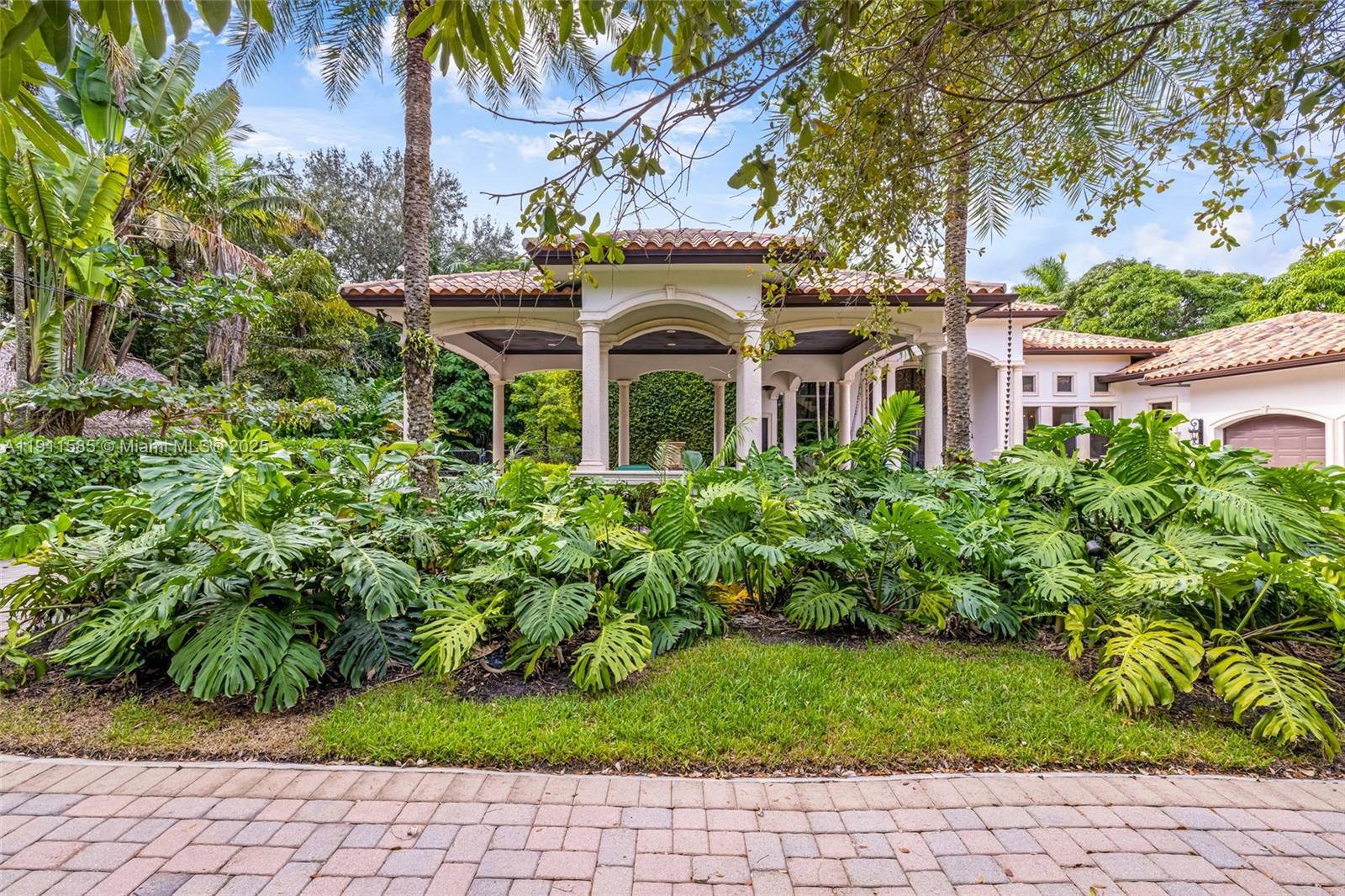 7030 SW 72nd Ct Miami, FL 33143