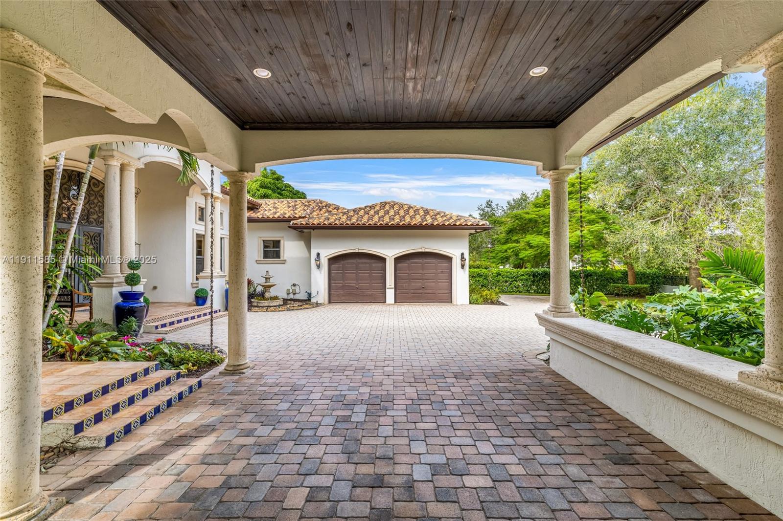 7030 SW 72nd Ct Miami, FL 33143