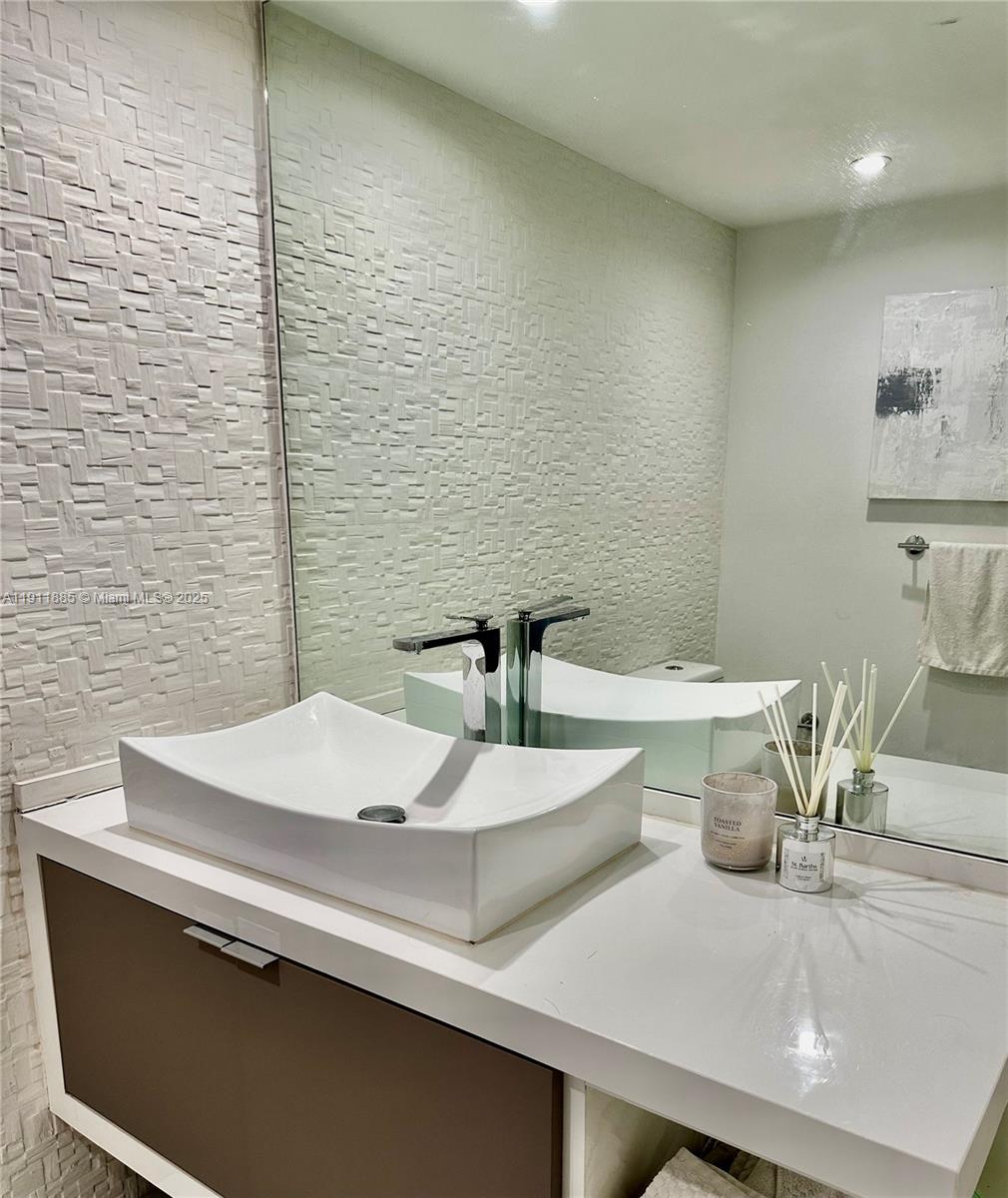 image Brickell Place Condo11