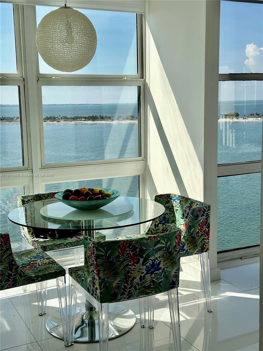 image Brickell Place Condo17