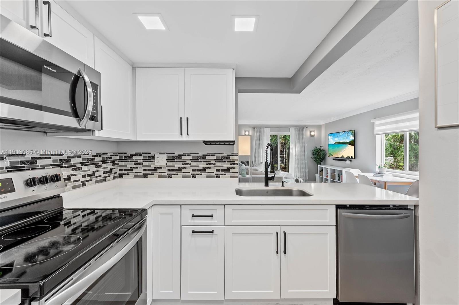 8617 SW 68th Ct #2 Pinecrest, FL 33156