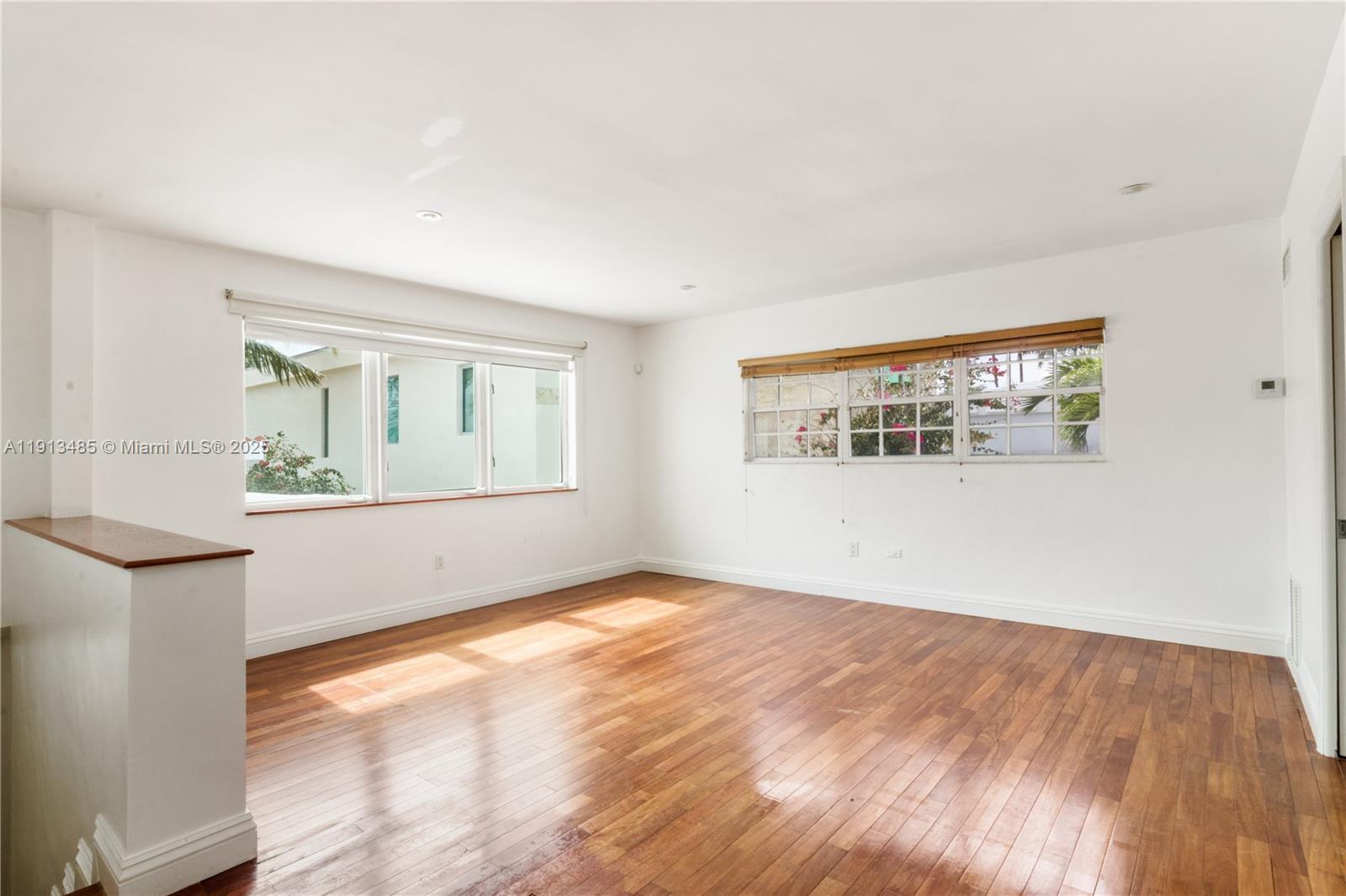 1700 Bay Dr Miami Beach, FL 33141