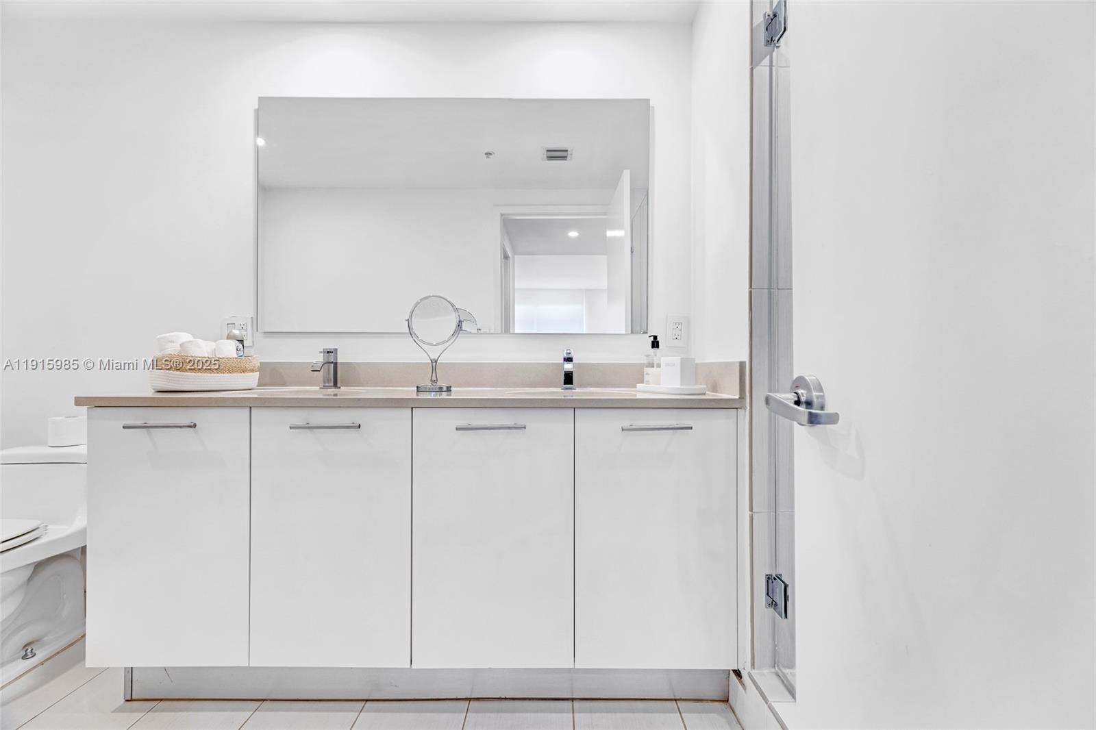 3250 NE 1st Ave #605 Miami, FL 33137