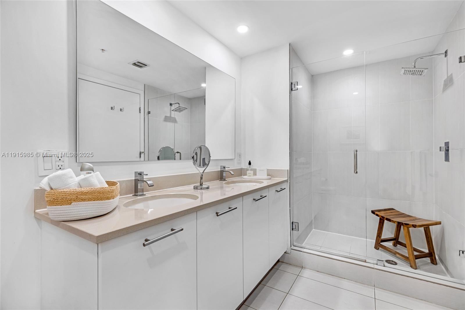 3250 NE 1st Ave #605 Miami, FL 33137