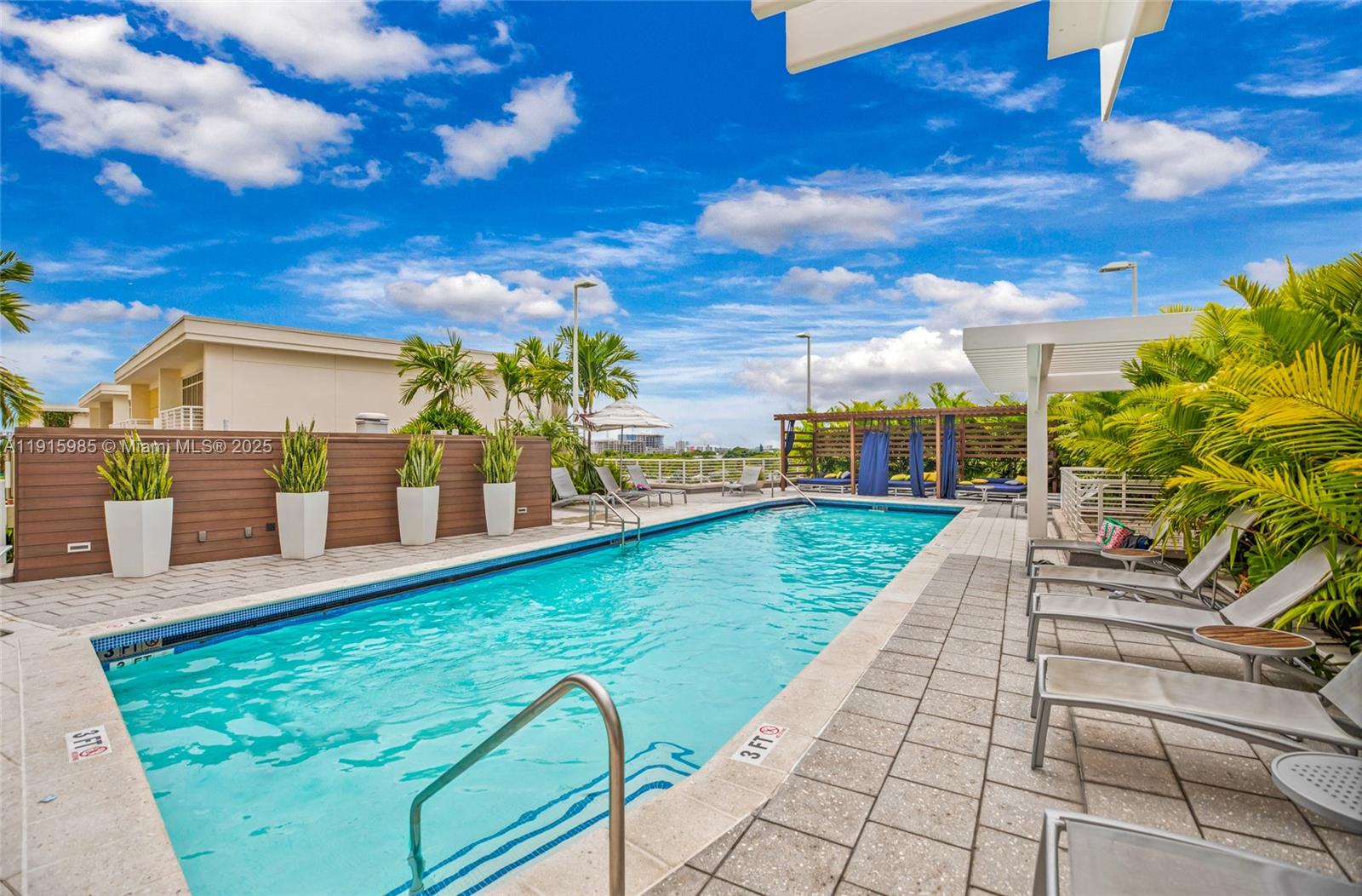 3250 NE 1st Ave #605 Miami, FL 33137