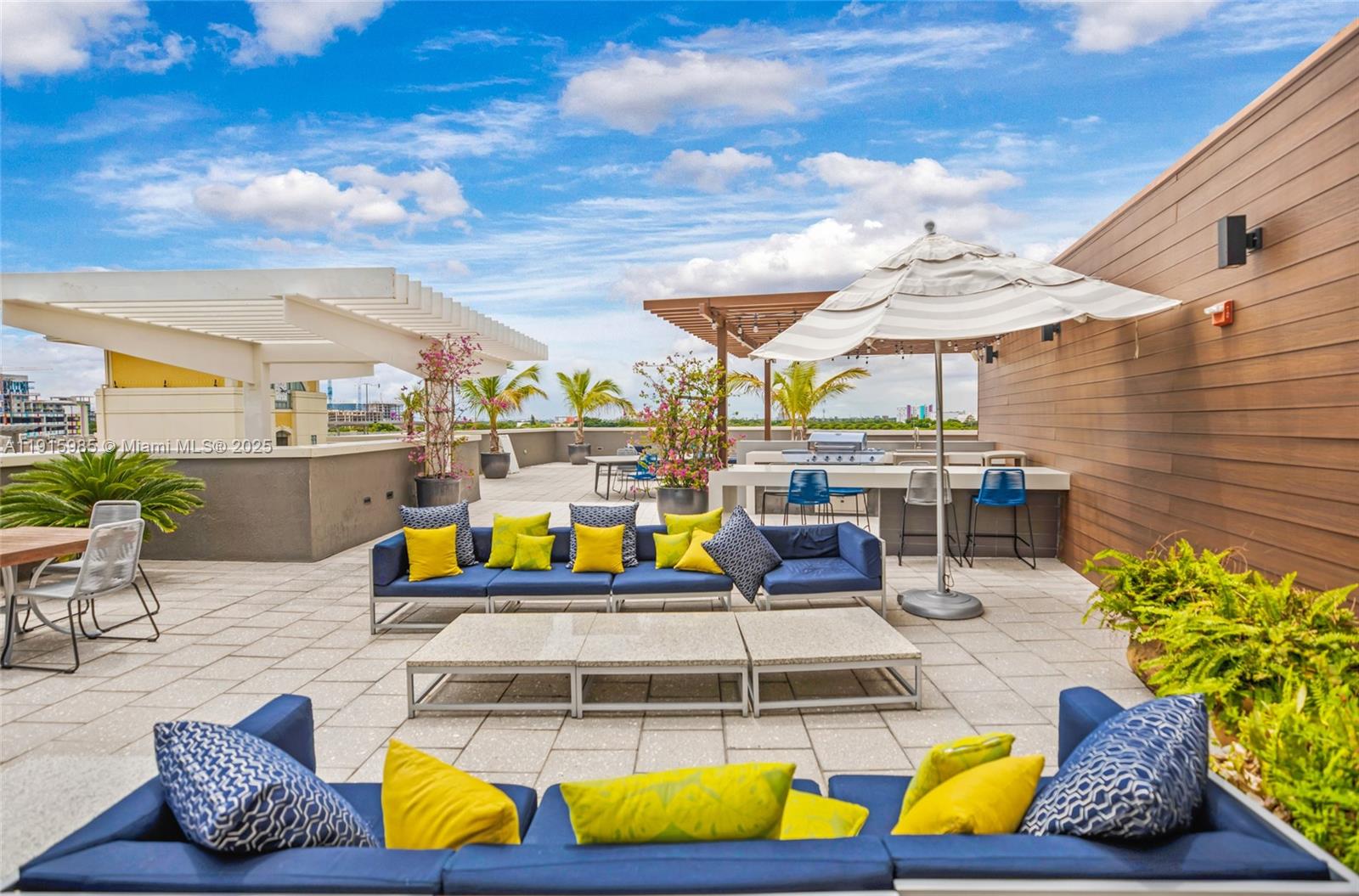 3250 NE 1st Ave #605 Miami, FL 33137