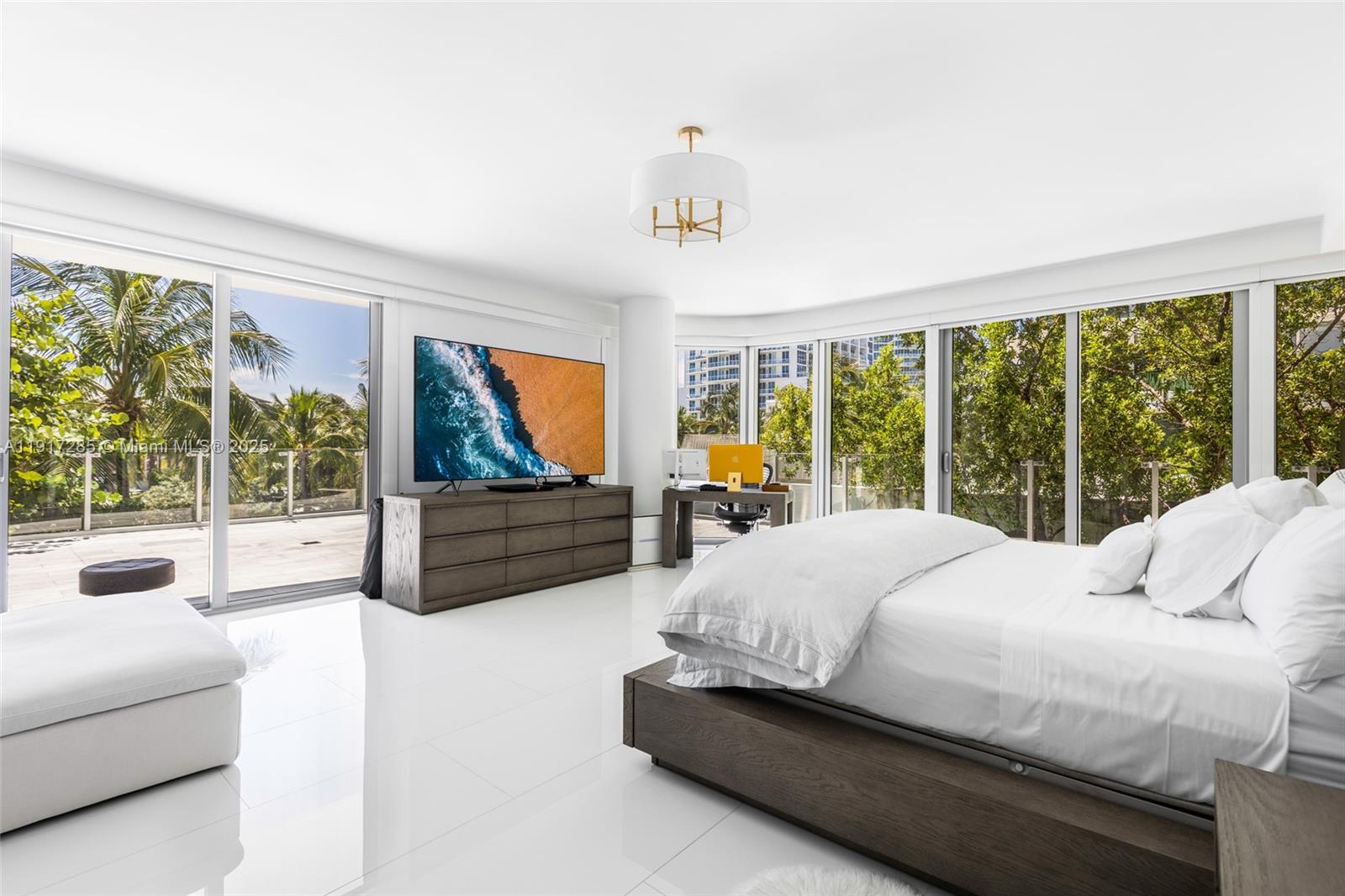 1 Collins Ave #207 Miami Beach, FL 33139