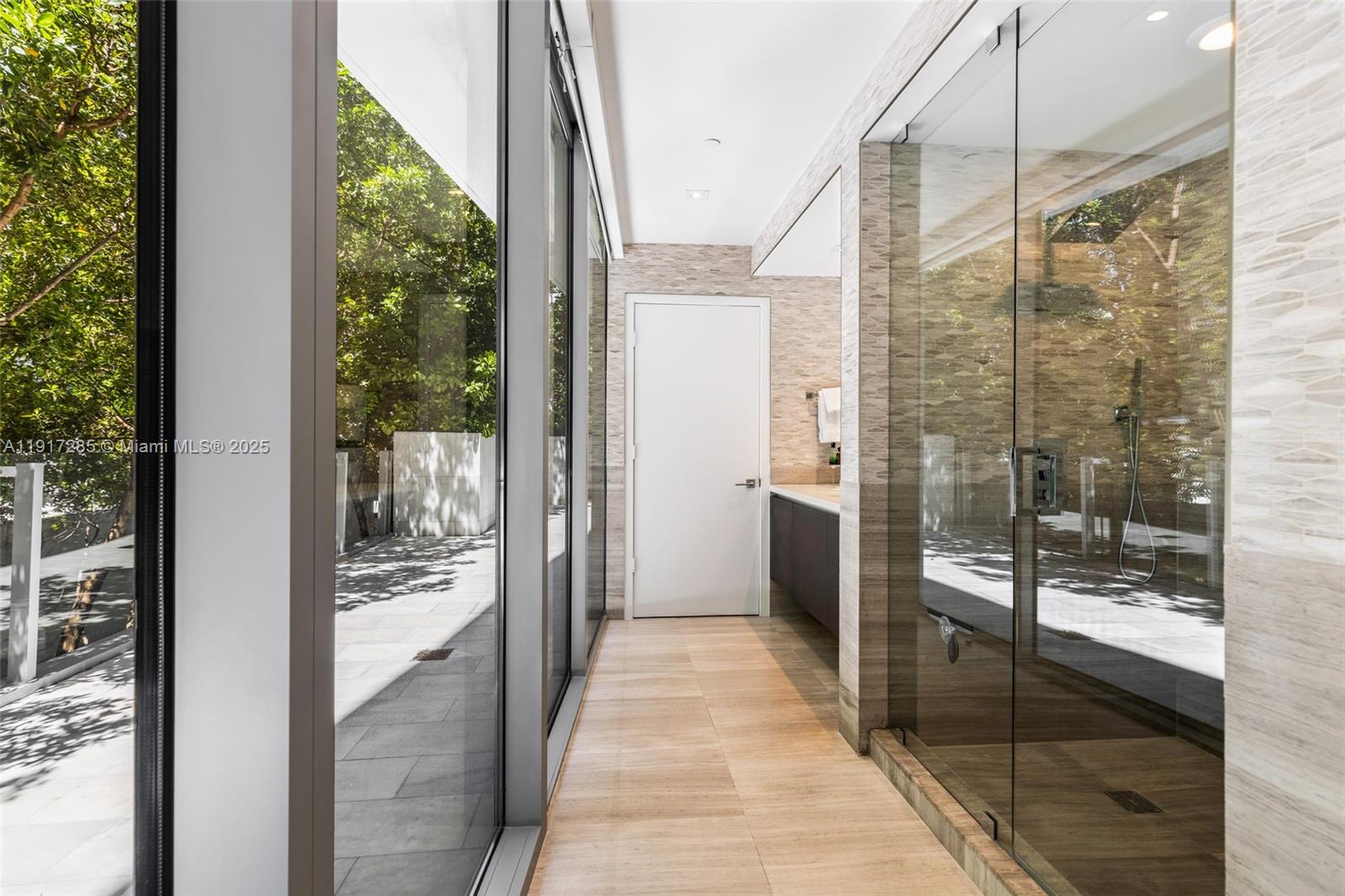 1 Collins Ave #207 Miami Beach, FL 33139