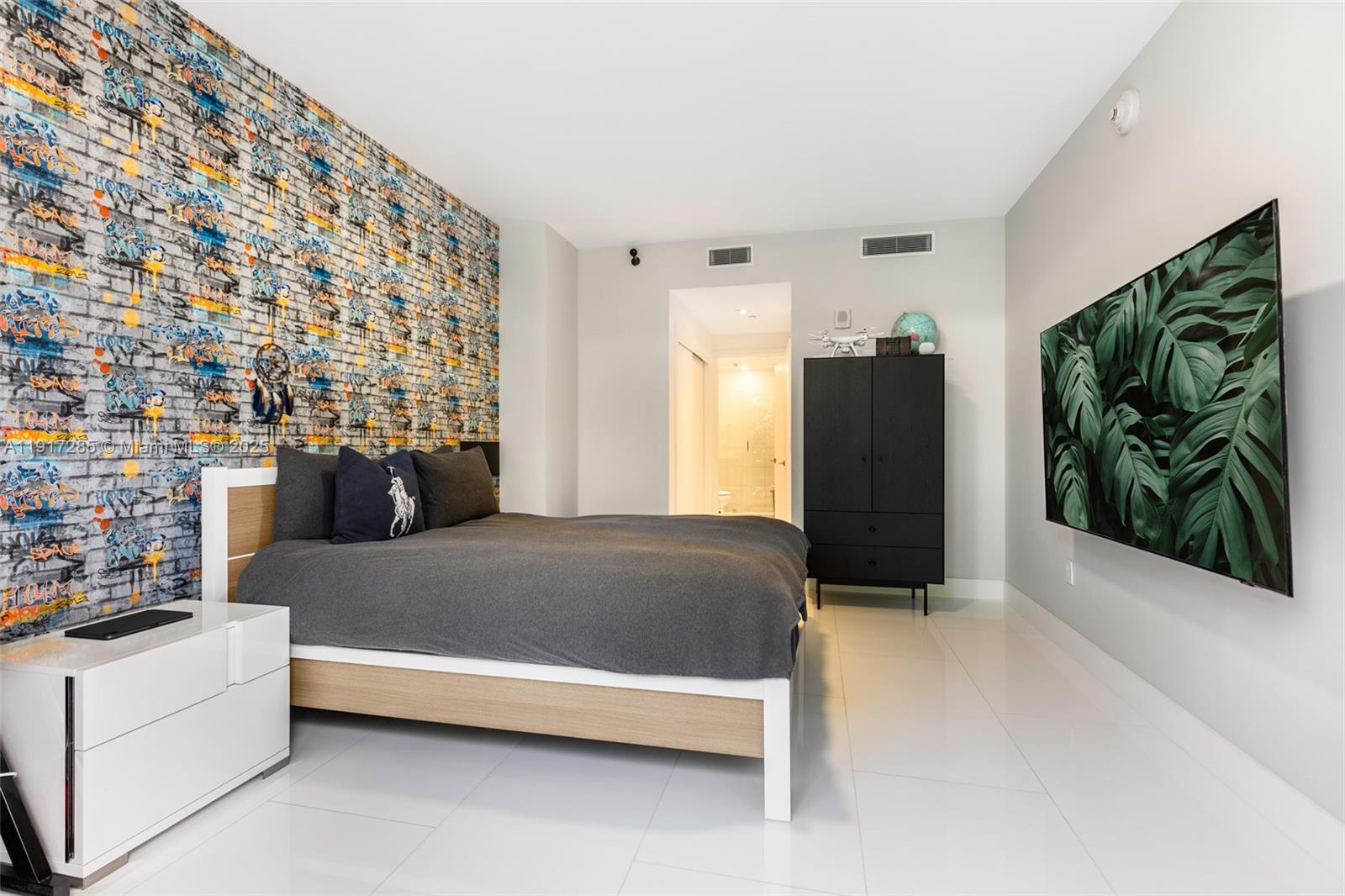 1 Collins Ave #207 Miami Beach, FL 33139