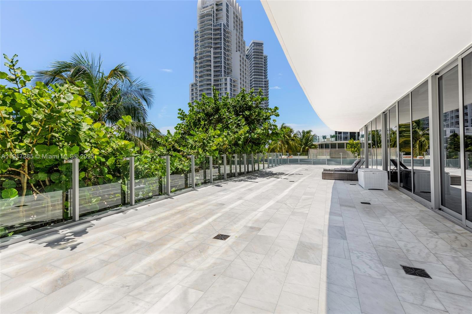1 Collins Ave #207 Miami Beach, FL 33139
