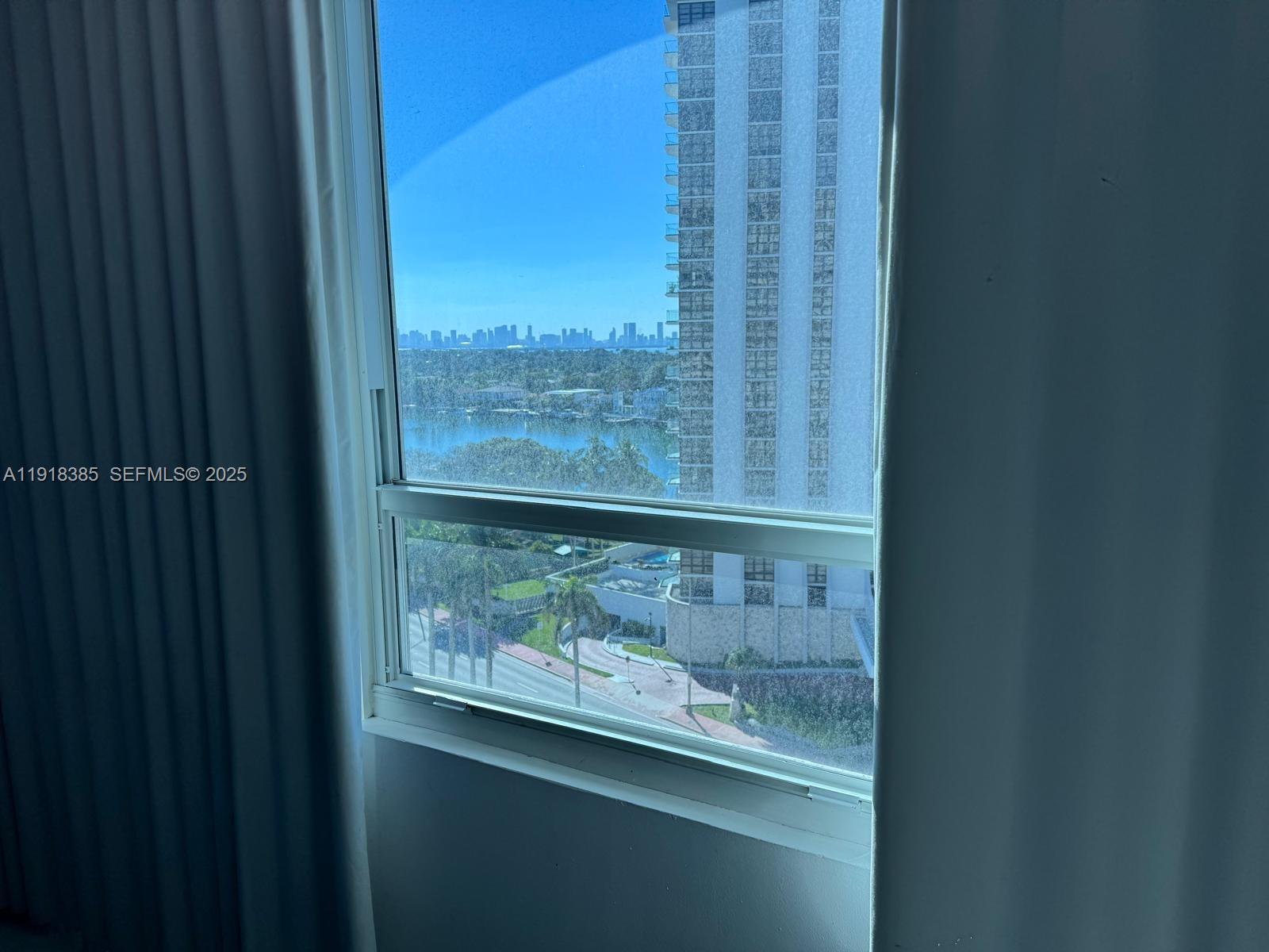 5445 Collins Ave #915 Miami Beach, FL 33140