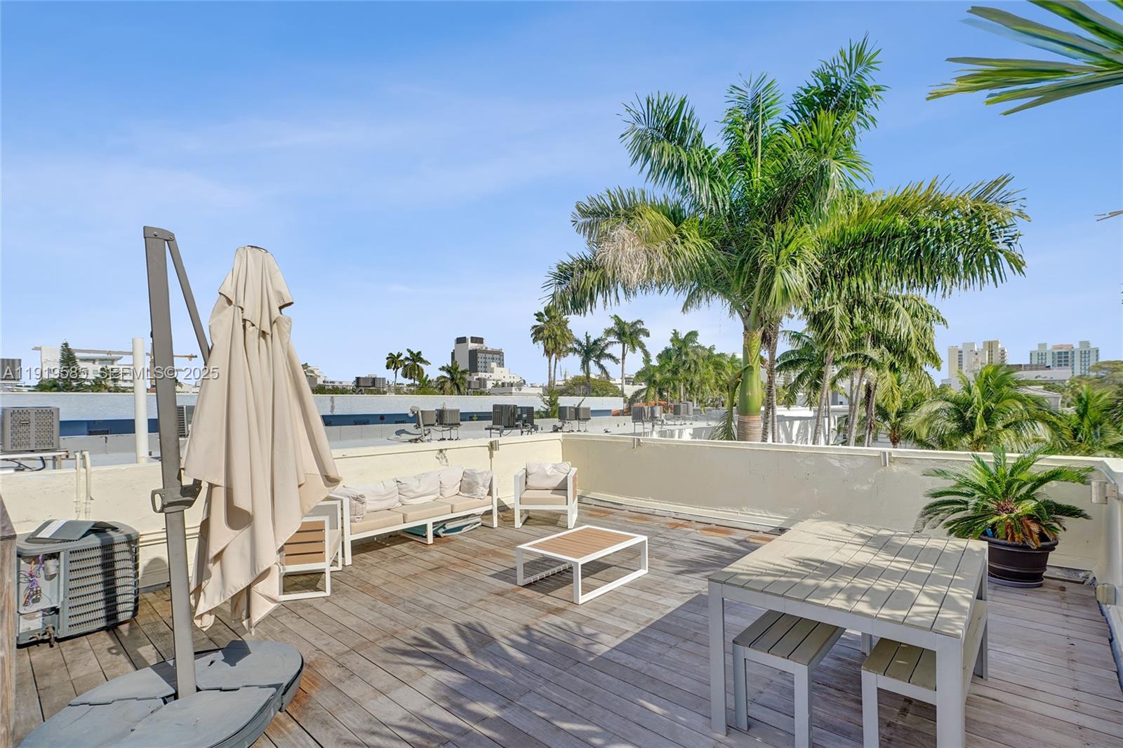 1512 Pennsylvania Ave #2C Miami Beach, FL 33139