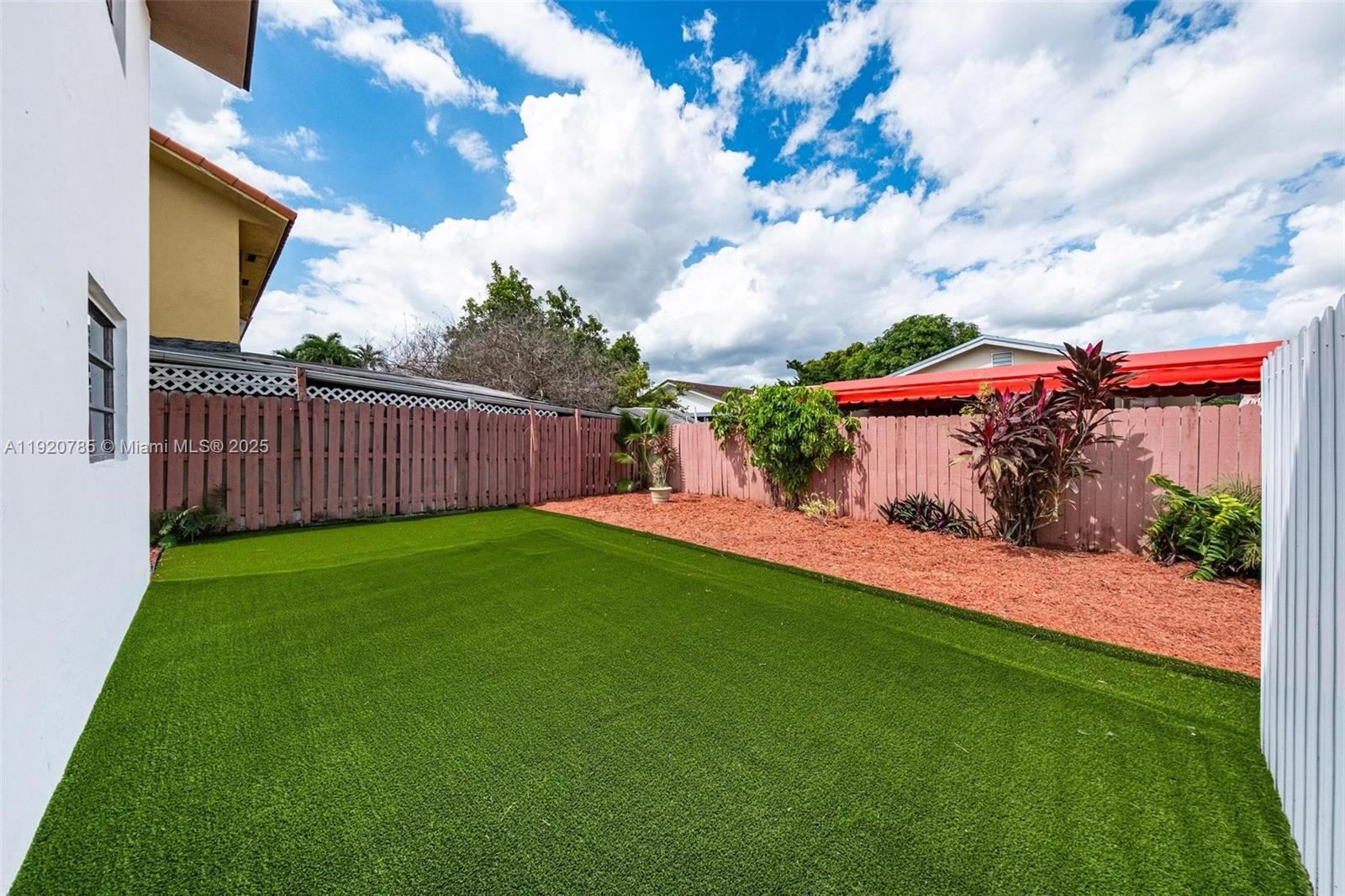 1281 W 42nd St Hialeah, FL 33012