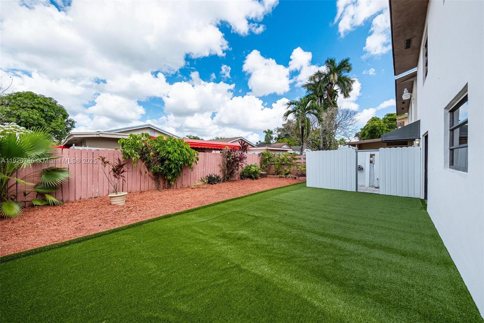 1281 W 42nd St Hialeah, FL 33012